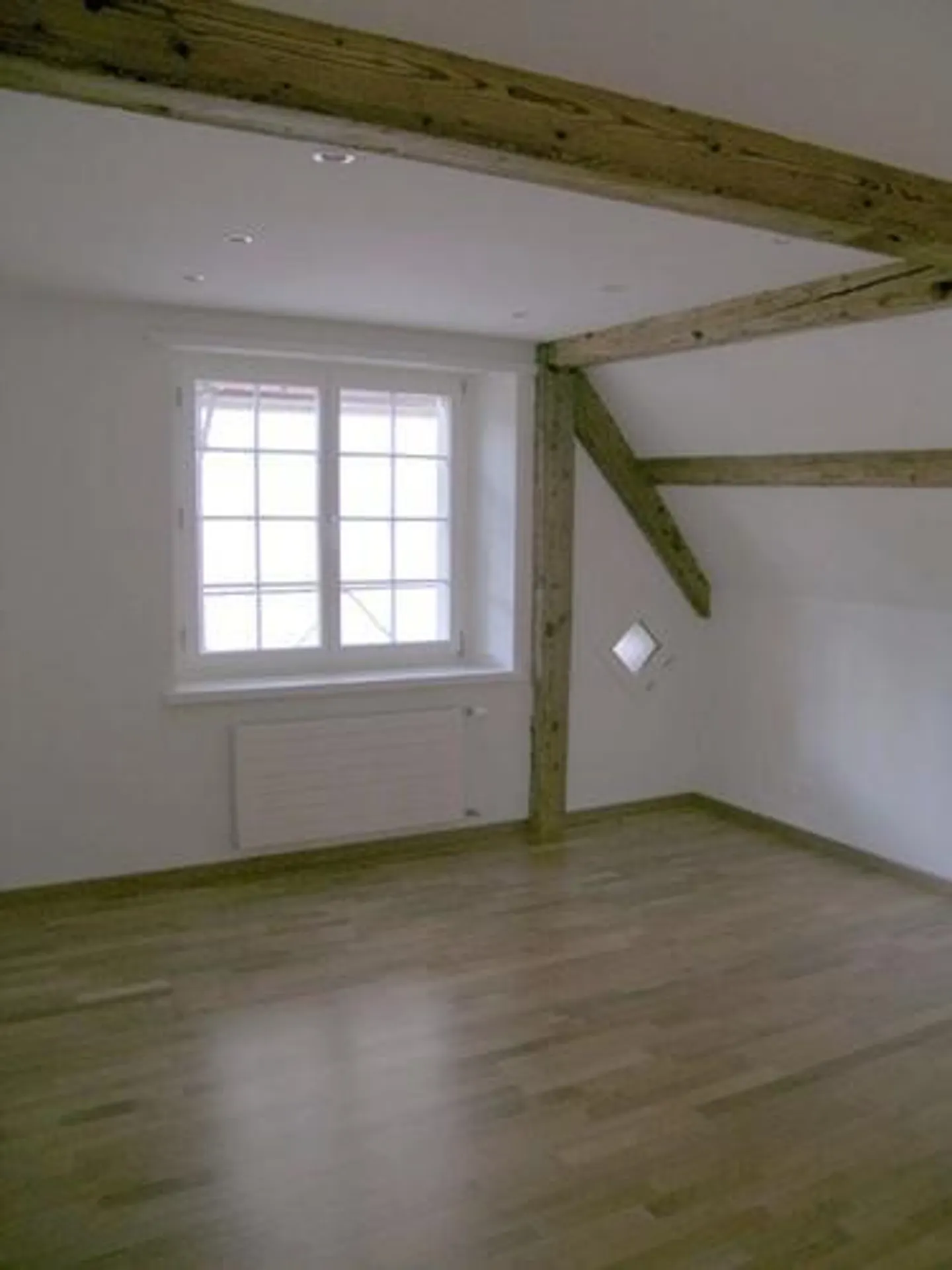 Charmante 5.5 Zimmer-Attikawohnung im Dorfkern - Foto 6 di 8