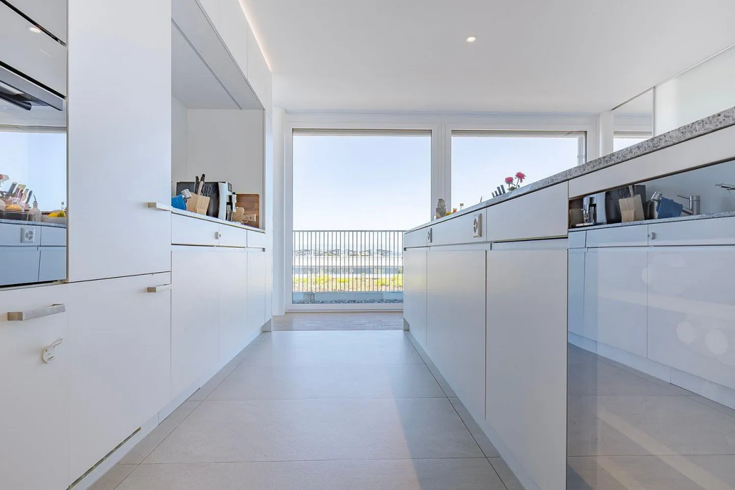 Spacious Attic Oasis with 117 m² Terrace and Fireplace - Photo 7 of 13