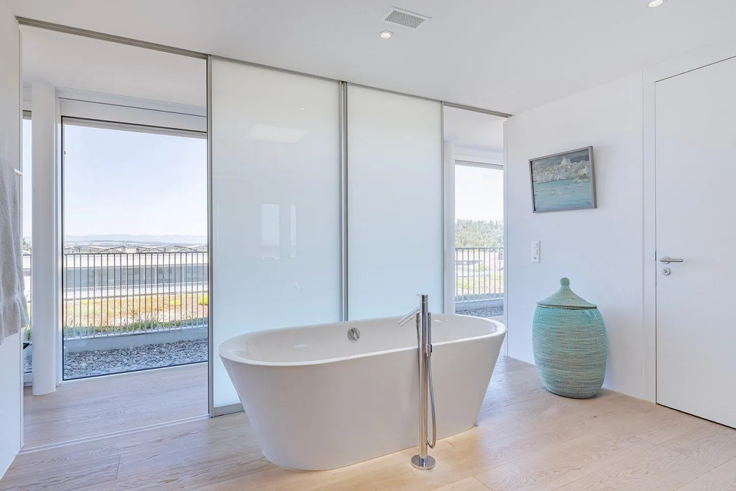 Spacious Attic Oasis with 117 m² Terrace and Fireplace - Photo 10 of 13