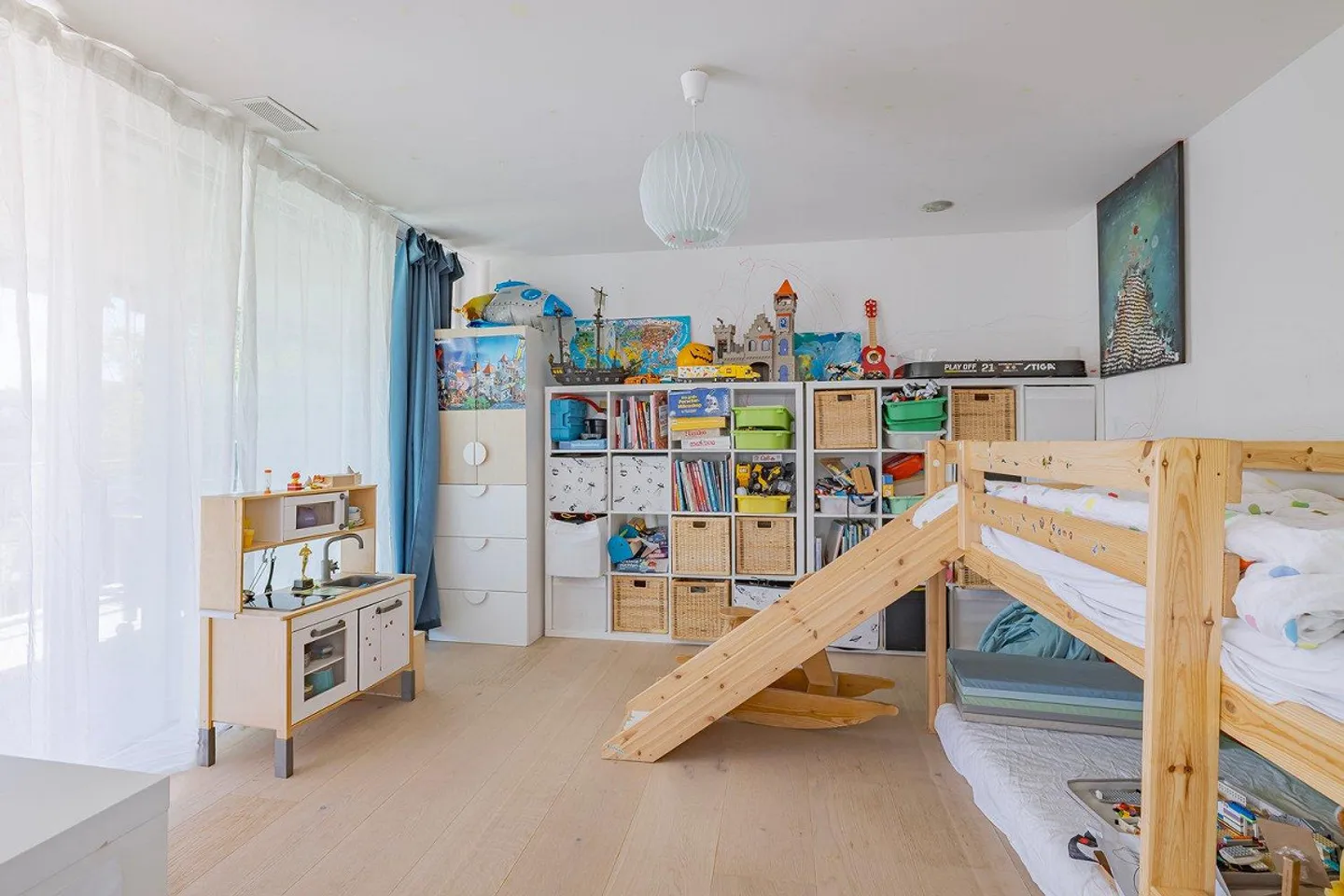 Spacious Attic Oasis with 117 m² Terrace and Fireplace - Photo 12 of 13