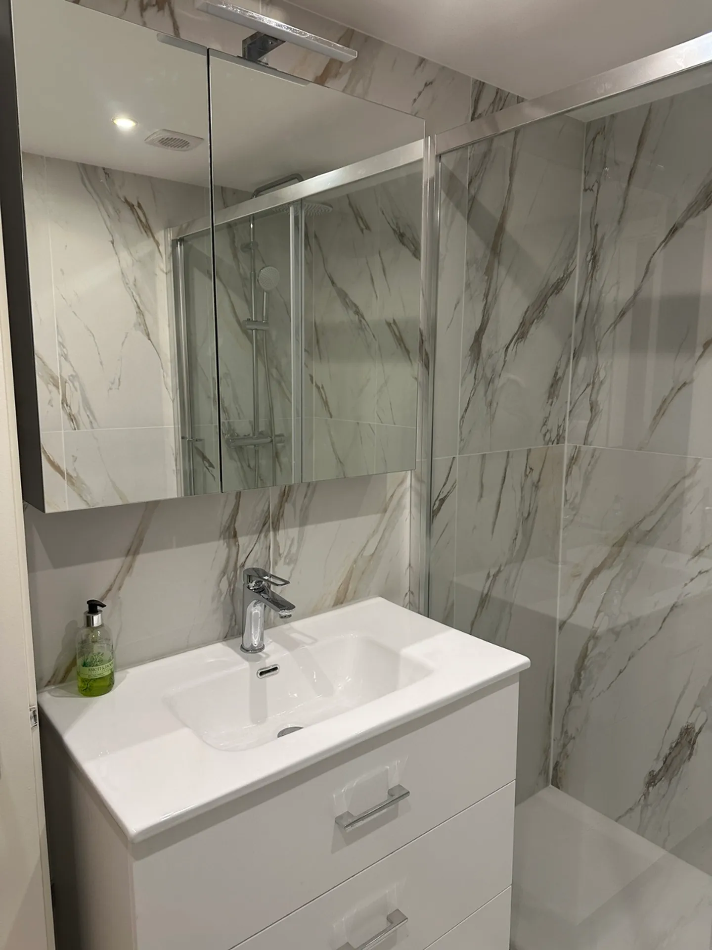 Studio rénové à Crans - Photo 9 sur 11