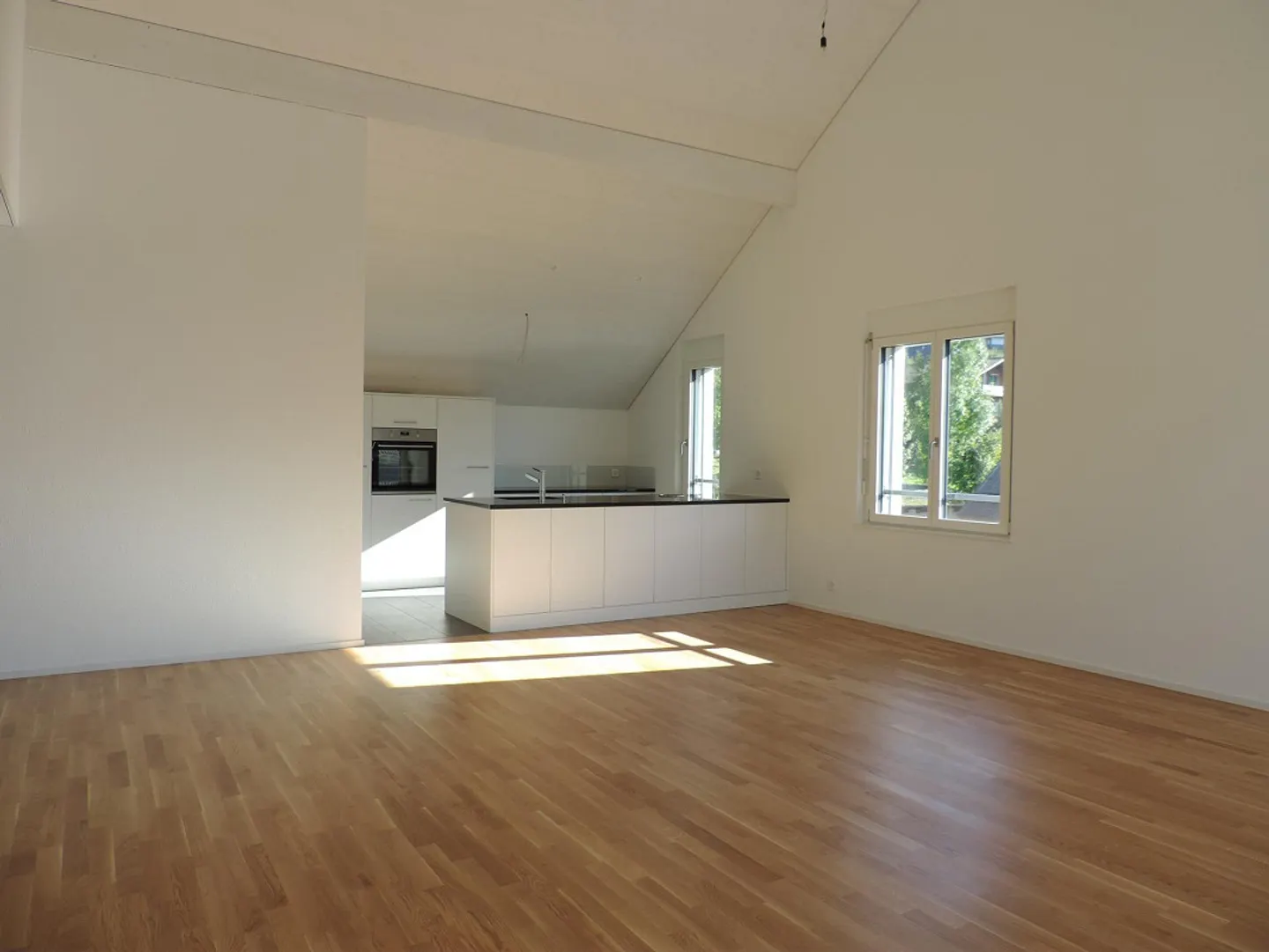 Geräumige Dachgeschosswohnung in Dulliken - Foto 2 von 13