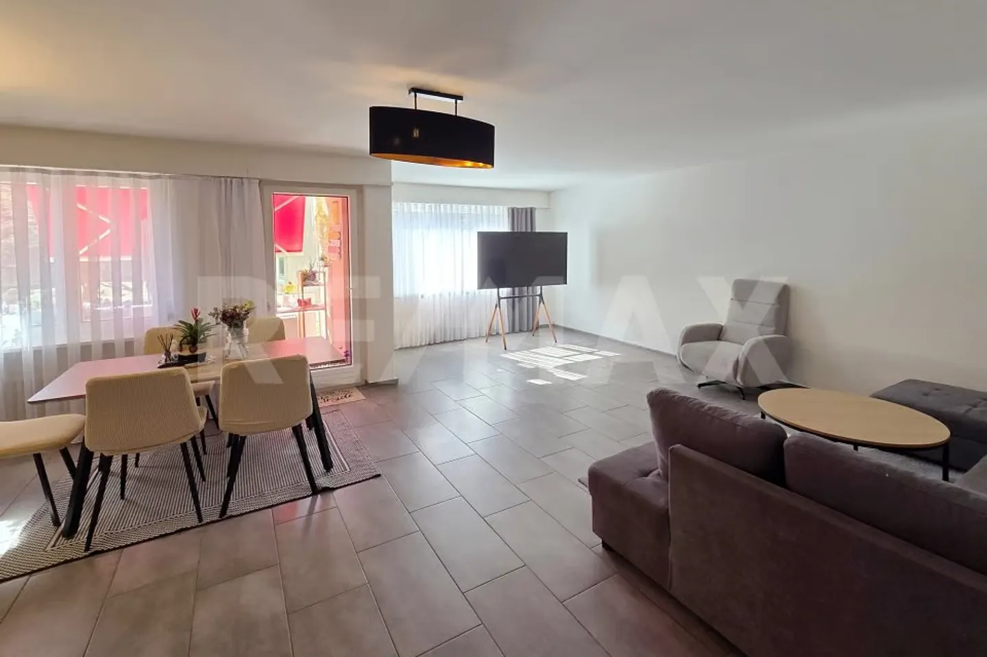 Well-maintained 4½-room apartment in a family-friendly neighborhood - Photo 2 of 9