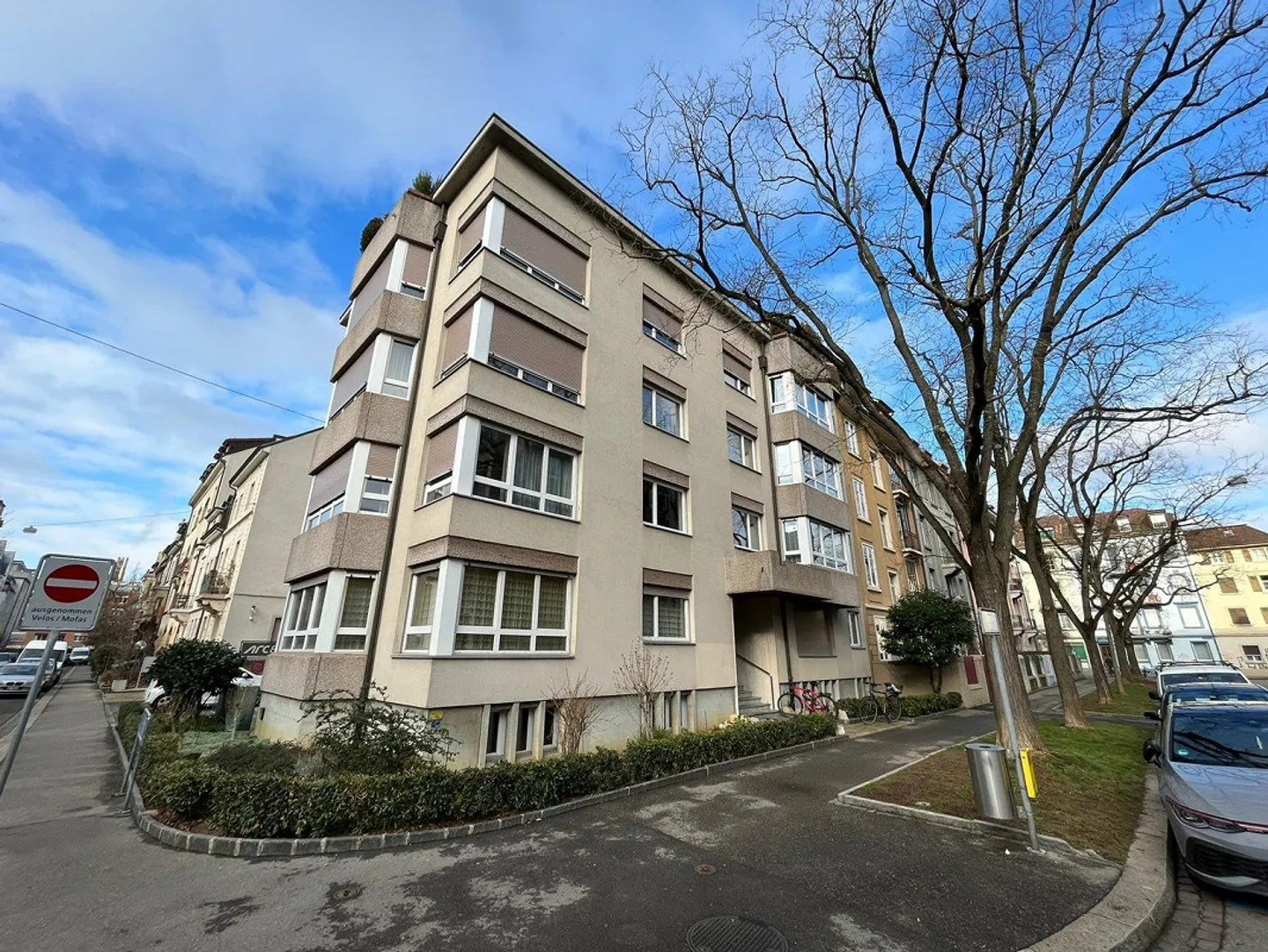 Dans une rue calme de Gundeli - Photo 1 sur 9