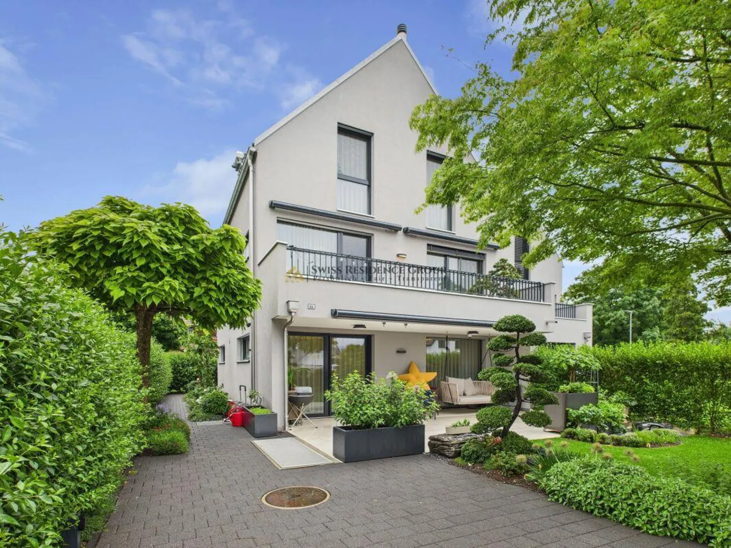 Luxuriöses Einfamilienhaus in Winkel - Foto 1 von 23
