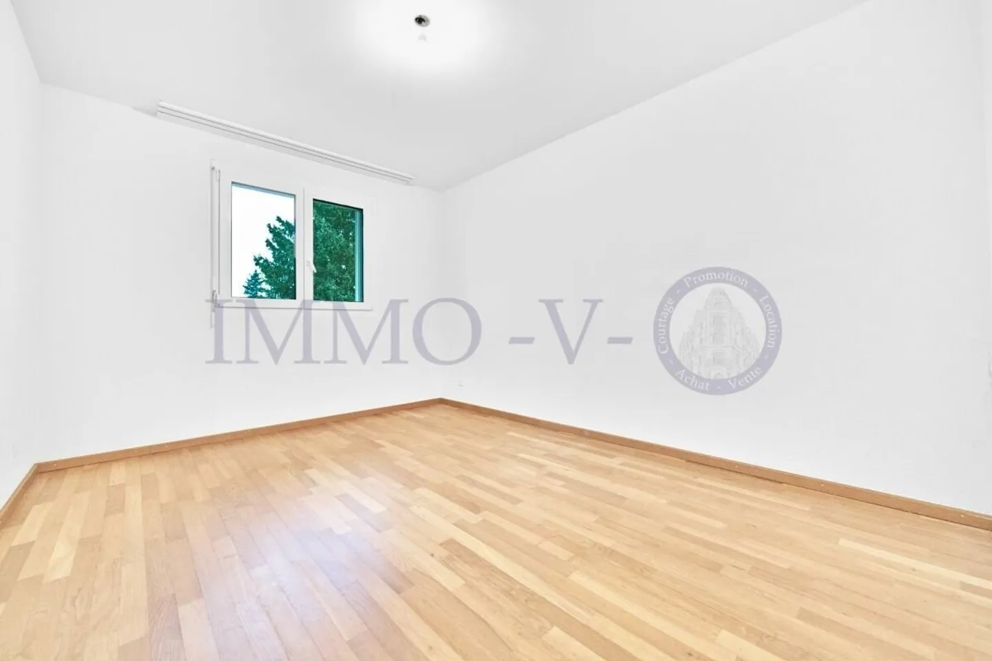 SPAZIOSO DUPLEX ALL'ULTIMO PIANO CON BALCONE-TERRAZZA - Foto 9 di 11