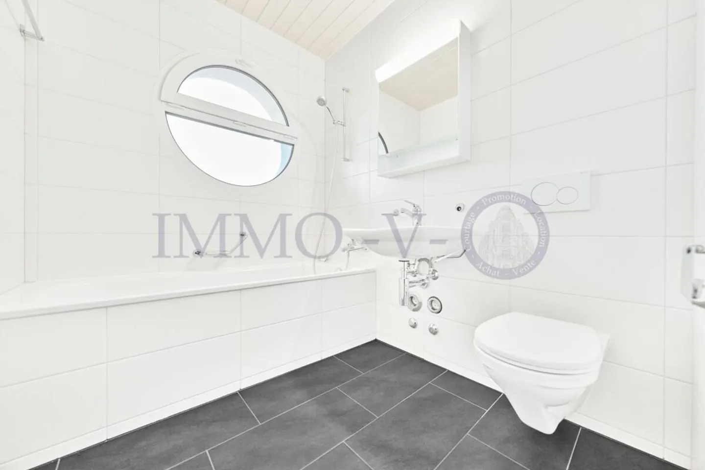 SPAZIOSO DUPLEX ALL'ULTIMO PIANO CON BALCONE-TERRAZZA - Foto 11 di 11