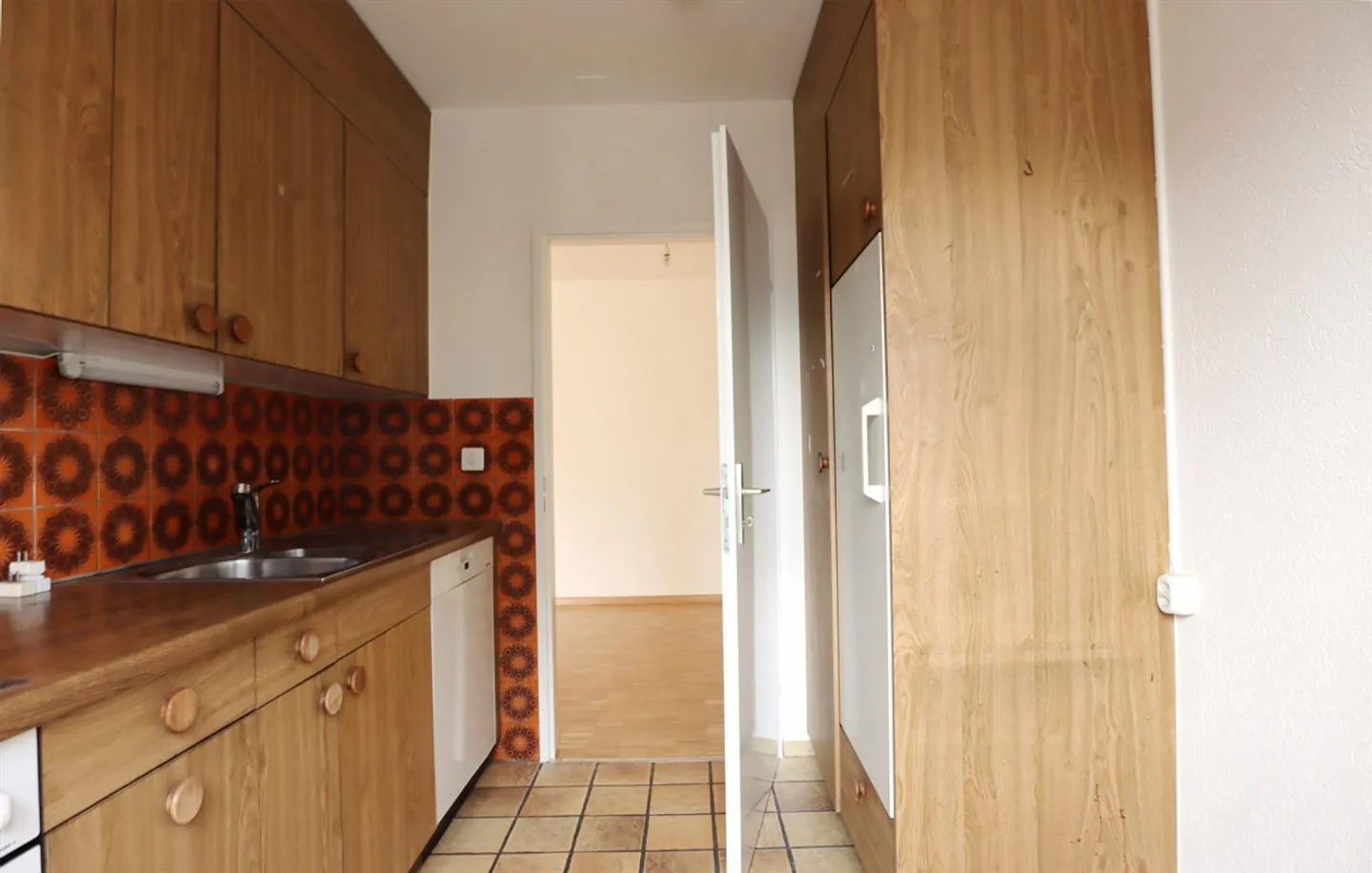 Dans une rue calme de Gundeli - Photo 8 sur 9