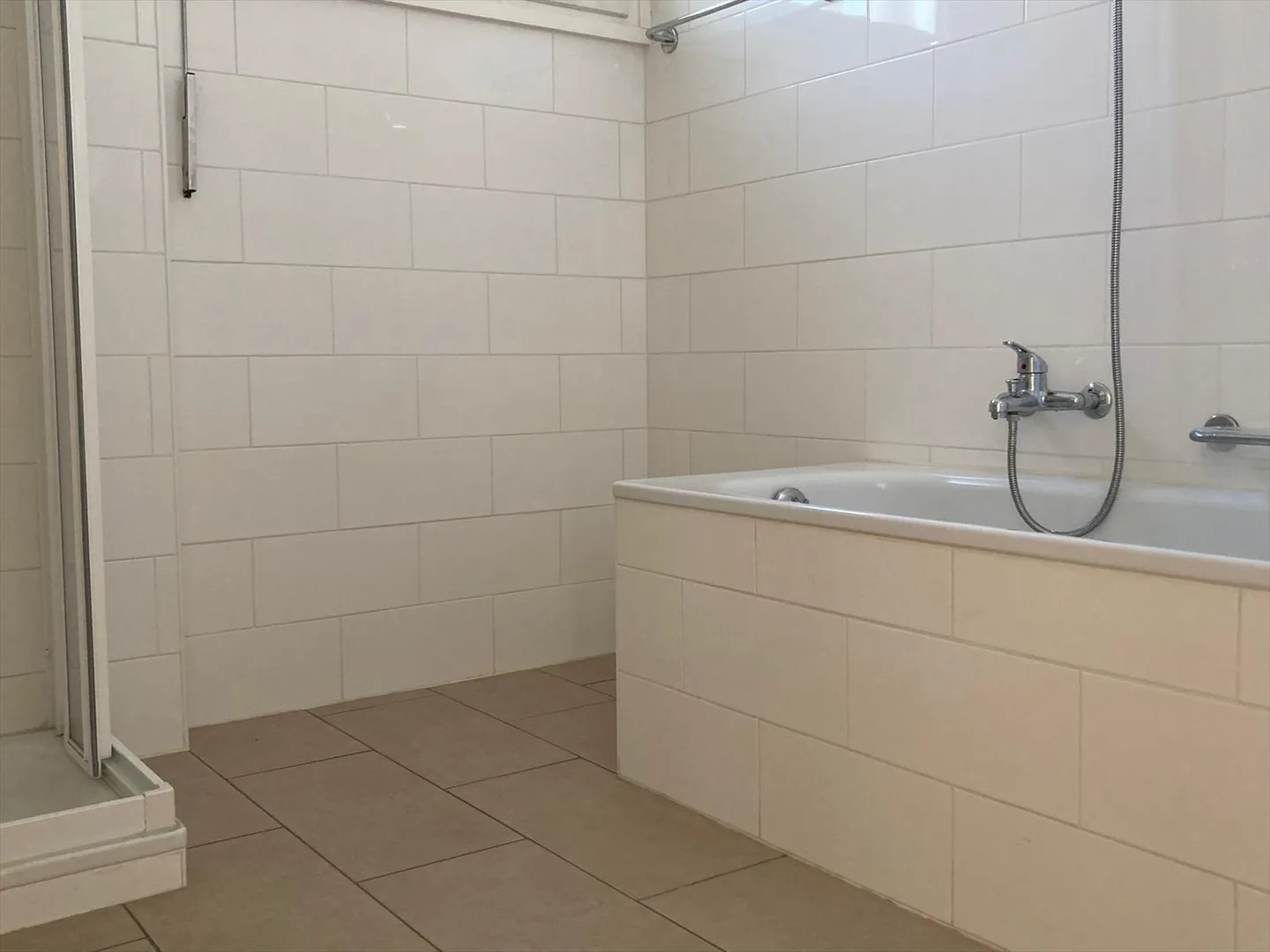 Appartement lumineux avec vue sur le lac - Photo 9 sur 10