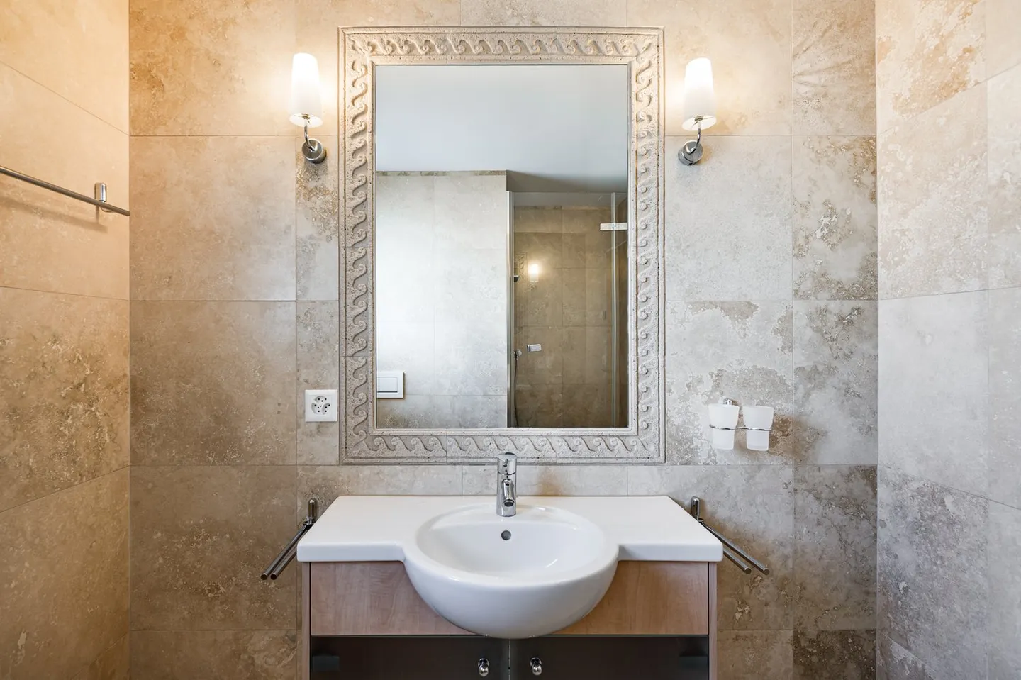 Living in peace. Well connected. Being at home. - Photo 6 of 9