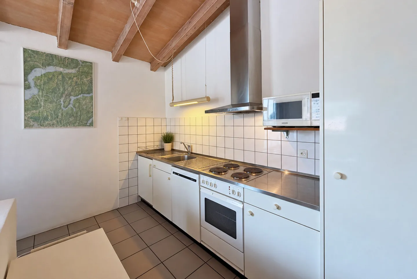 MAISON SPACIEUSE ET CARACTÉRISTIQUE DE 6,5 PIÈCES À CADRO - Photo 5 sur 13