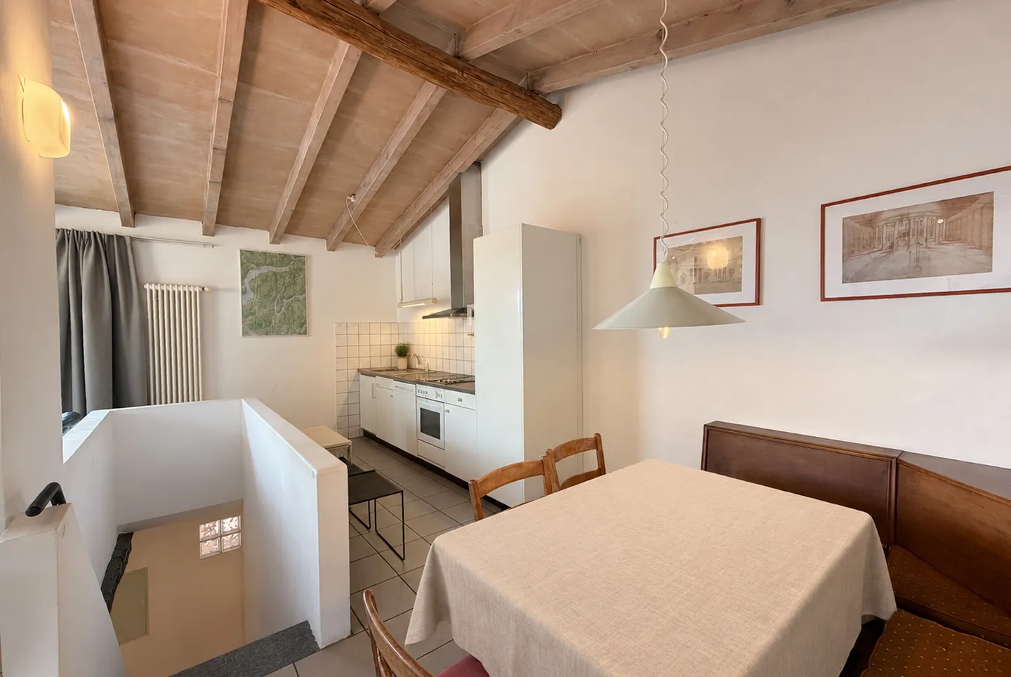 MAISON SPACIEUSE ET CARACTÉRISTIQUE DE 6,5 PIÈCES À CADRO - Photo 6 sur 13