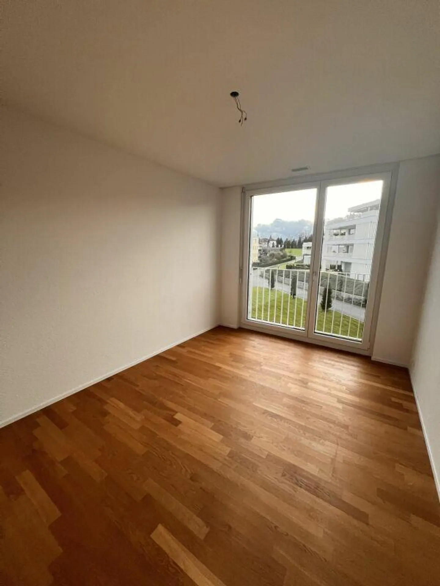 Modernes Attikawohnung mit Aussicht - Foto 5 von 12