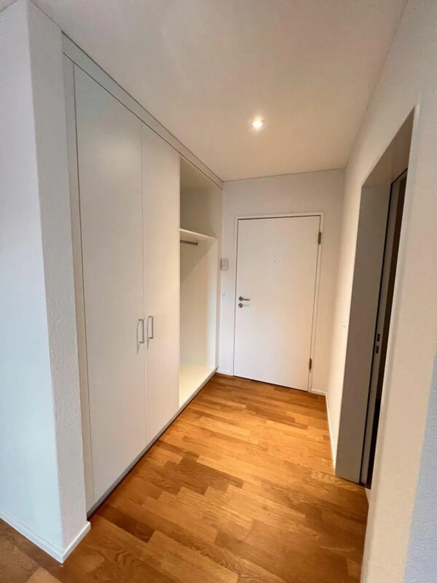 Modernes Attikawohnung mit Aussicht - Foto 6 von 12