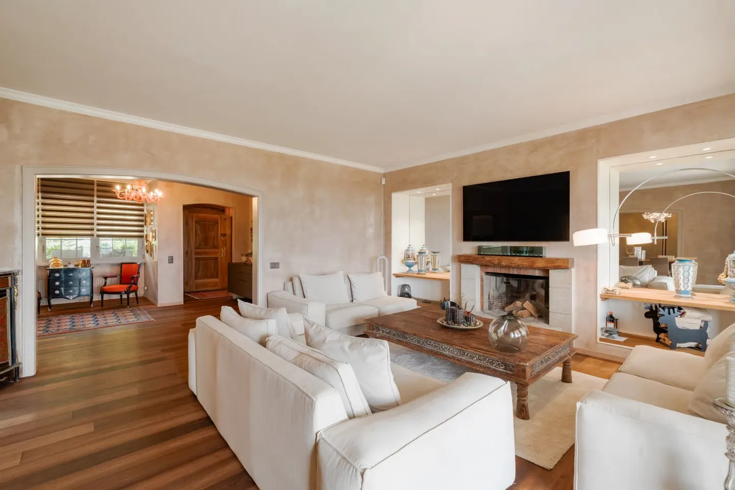 Exceptional Semi-Detached Villa with Panoramic Views of Lake Geneva and the Alps in Vevey - Foto 3 von 13