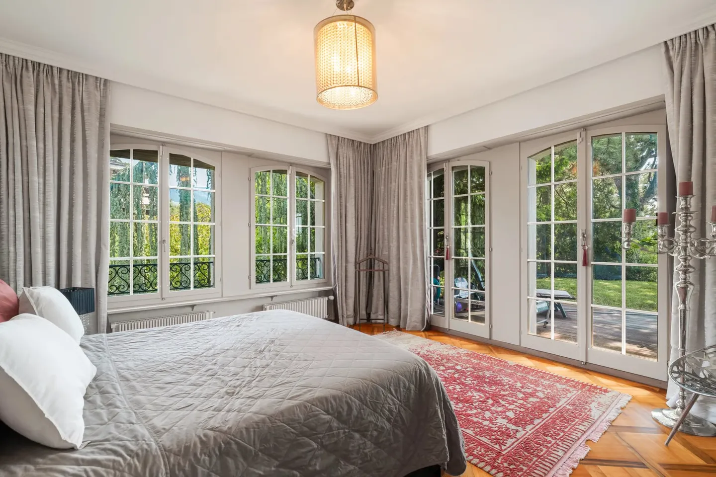Exceptional Semi-Detached Villa with Panoramic Views of Lake Geneva and the Alps in Vevey - Foto 9 von 13