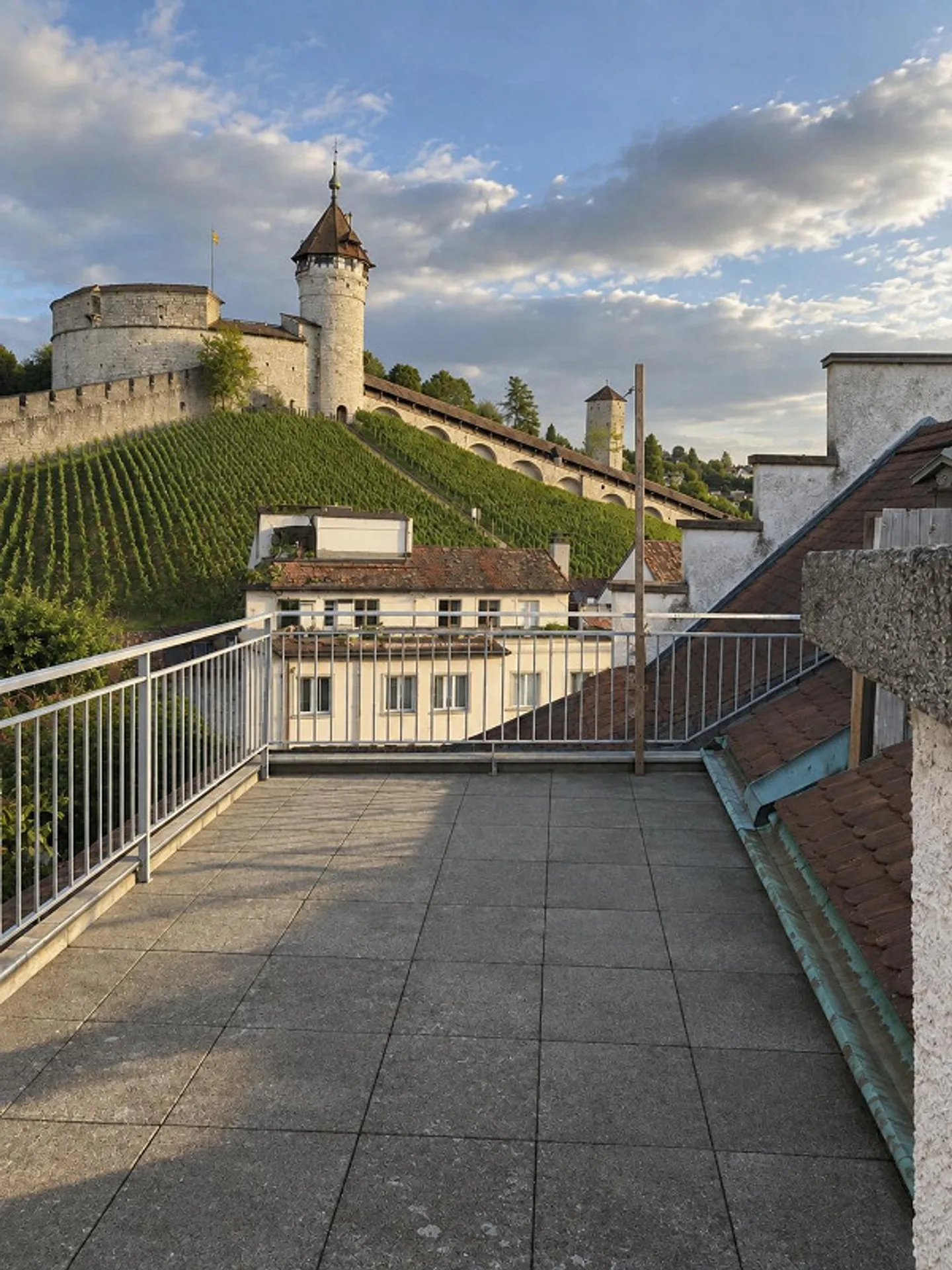 Charmante Wohnung mit Munotblick - Foto 2 von 8