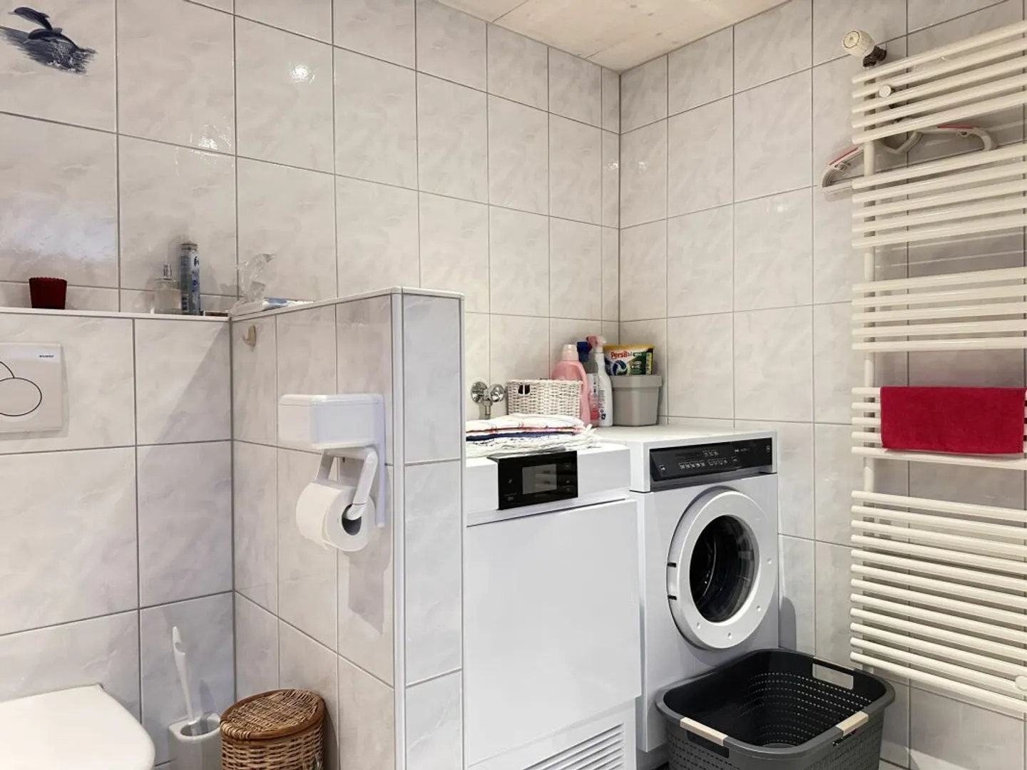 Casa residenziale con patio, giardino, garage e laboratorio - Foto 7 di 15