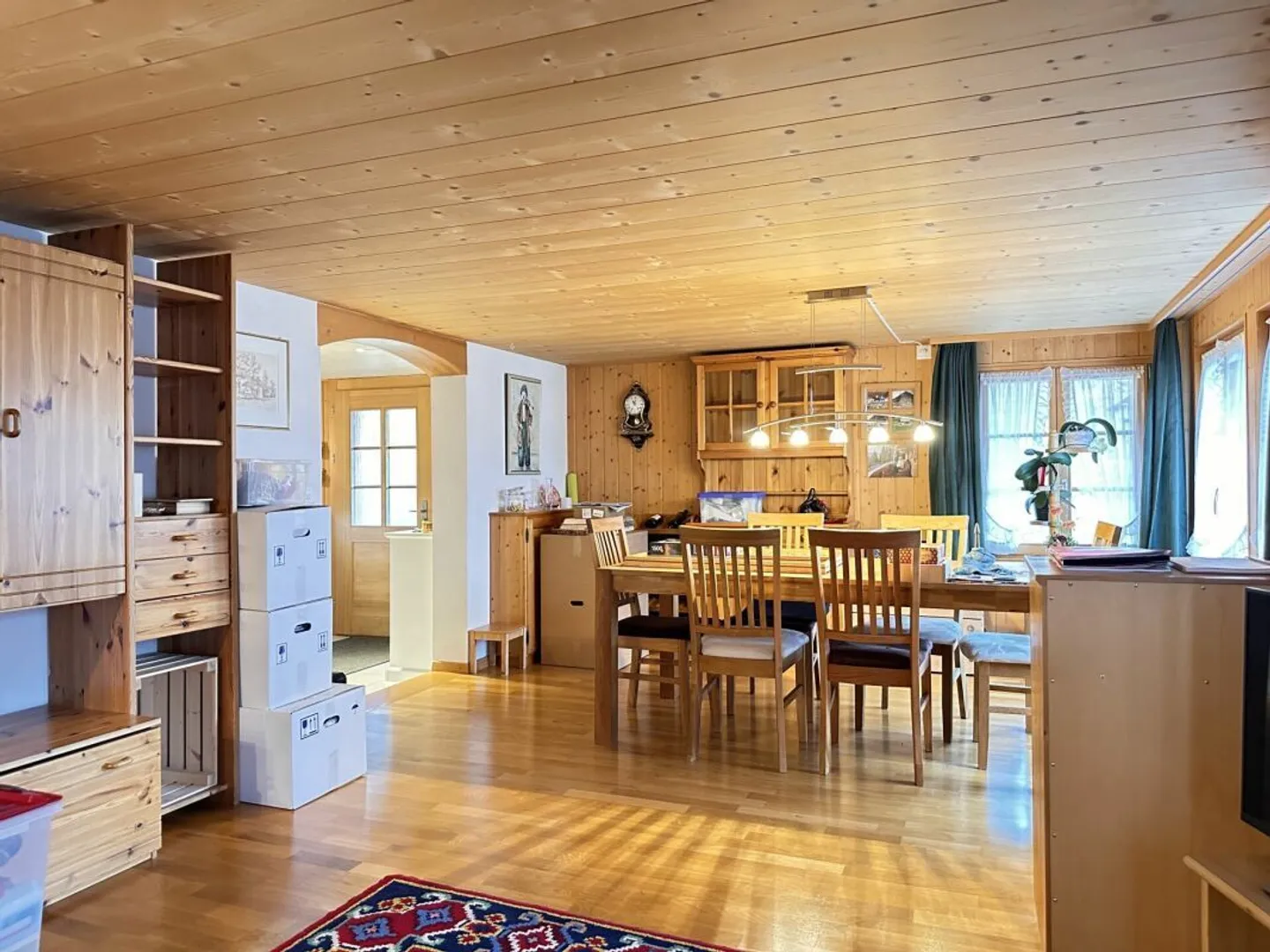 Casa residenziale con patio, giardino, garage e laboratorio - Foto 10 di 15