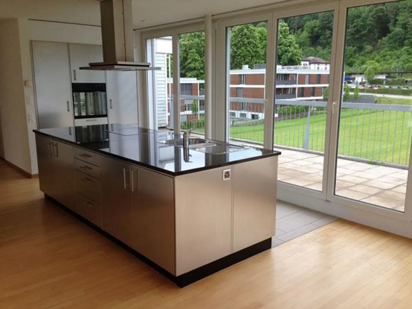 Unique penthouse apartment with 2 terraces! - Photo 3 of 5