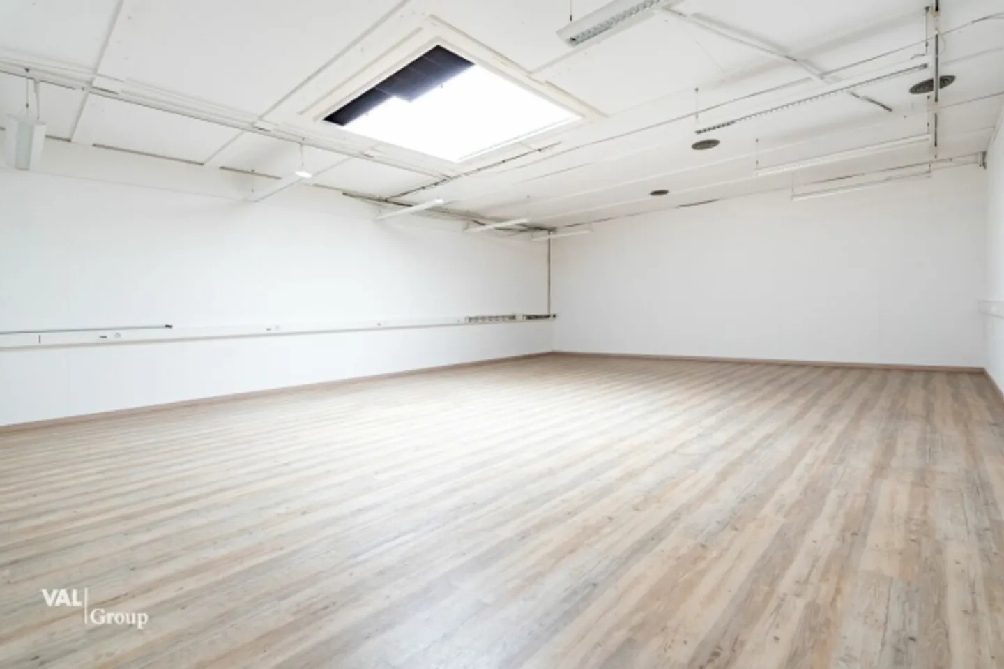 For rent: modern and bright office space - 1,200 m² in Aigle - Photo 13 of 19