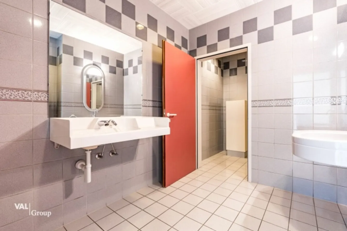 For rent: modern and bright office space - 1,200 m² in Aigle - Photo 17 of 19