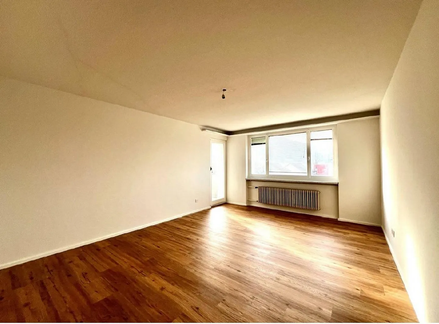 Helle 2.5-Zimmer-Wohnung mit Balkon - Foto 1 von 7