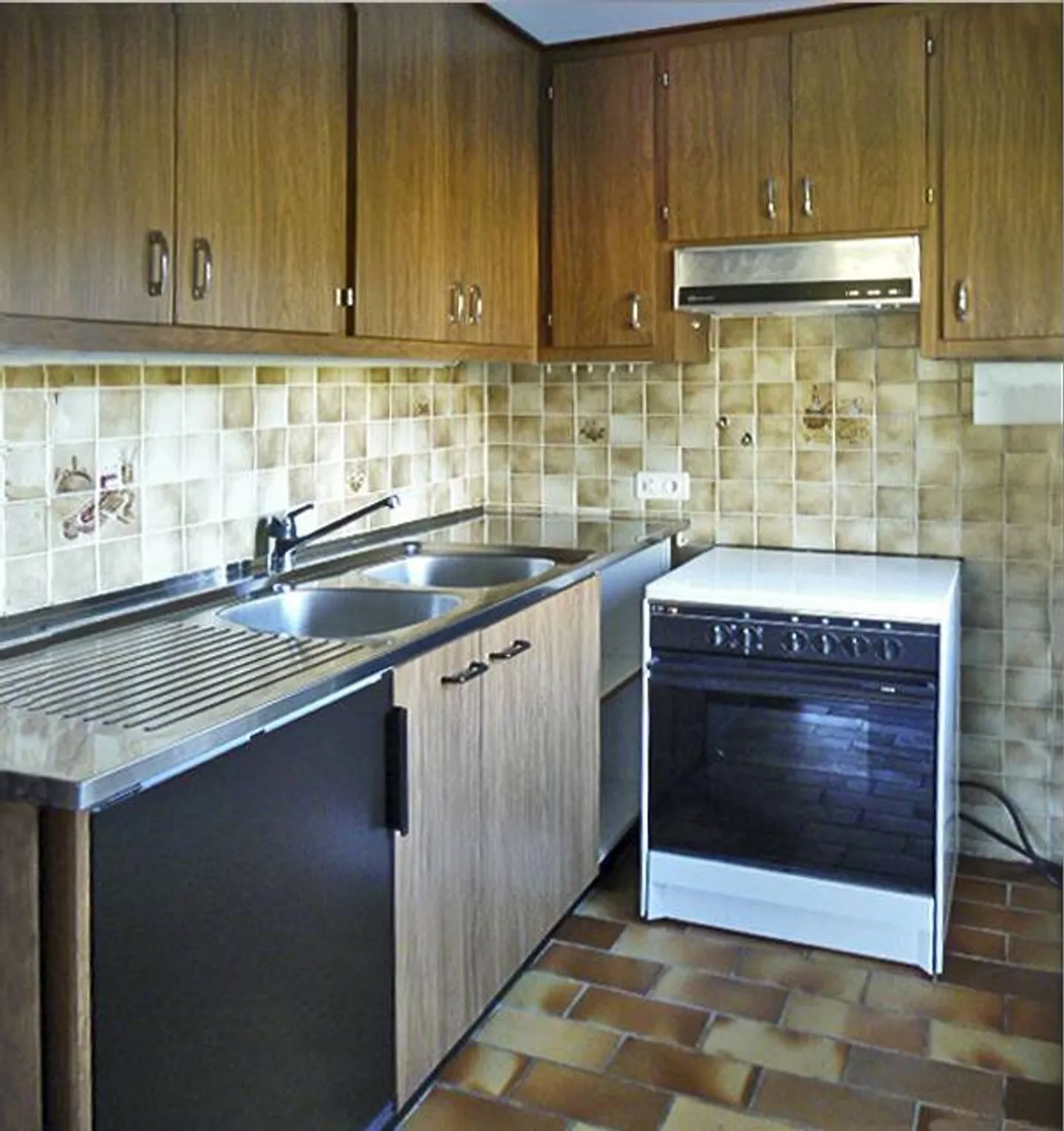  Faites une offre pour cet immeuble de 4 appartements, studio, avec une petite maison indépendante , 2 garages - Photo 12 sur 13