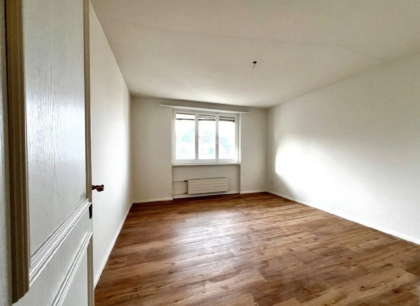 Helle 2.5-Zimmer-Wohnung mit Balkon - Foto 4 von 7