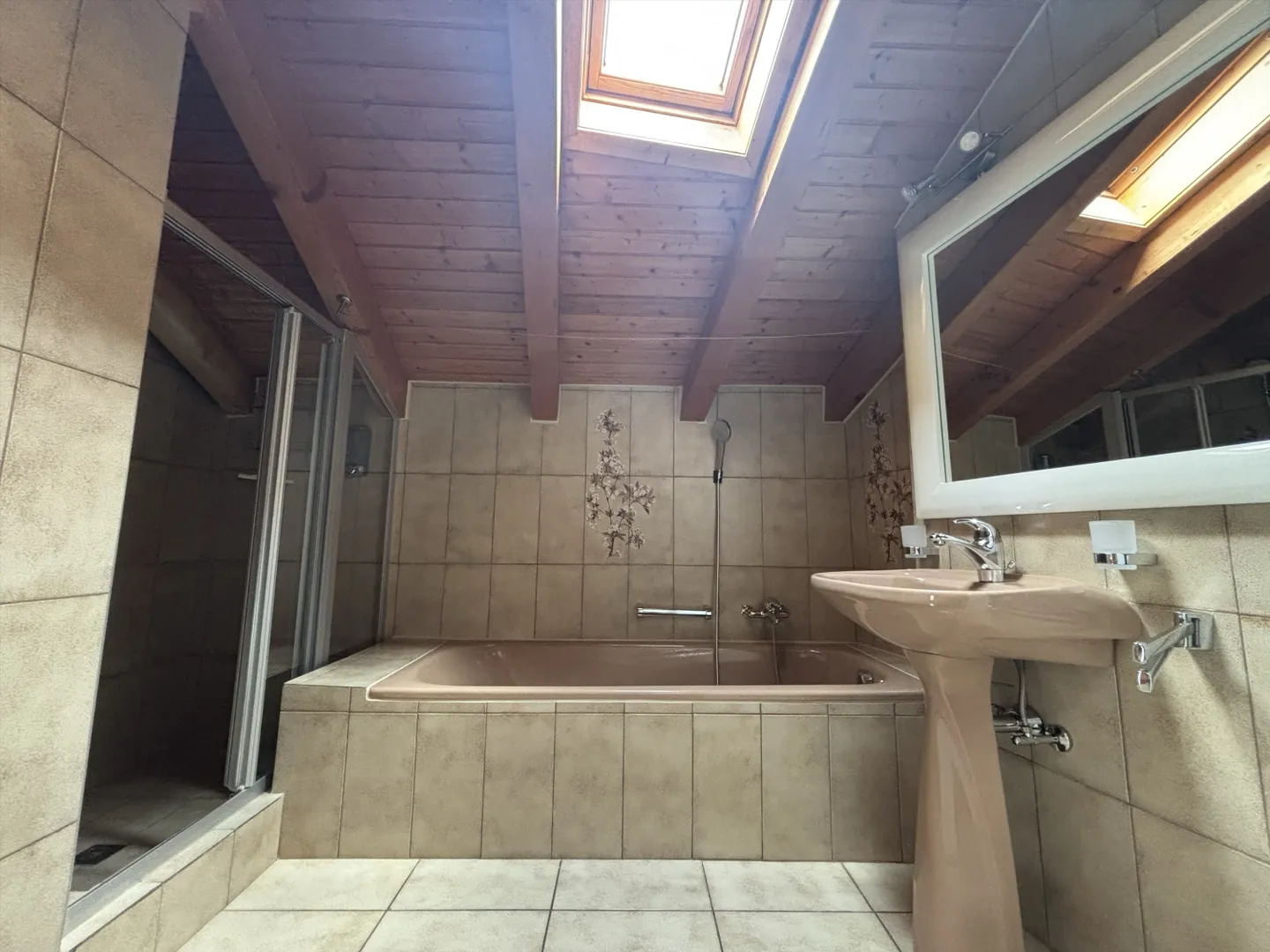 Wohnen an zentraler Lage - ein Nettomietzins geschenkt - Foto 3 von 11