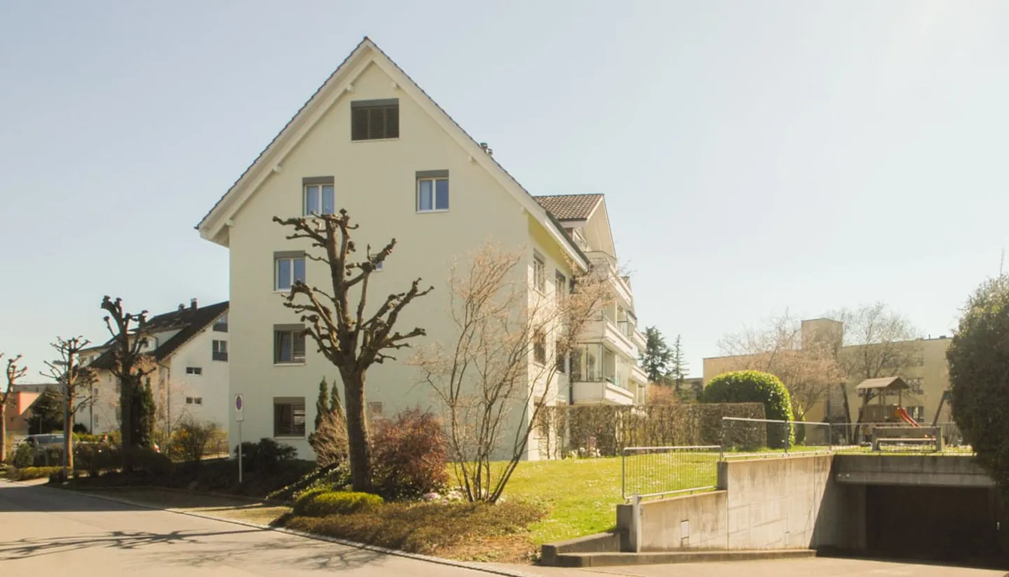 Bright apartment in a great location - Photo 4 of 17