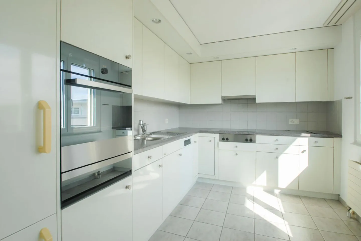 Bright apartment in a great location - Photo 1 of 17