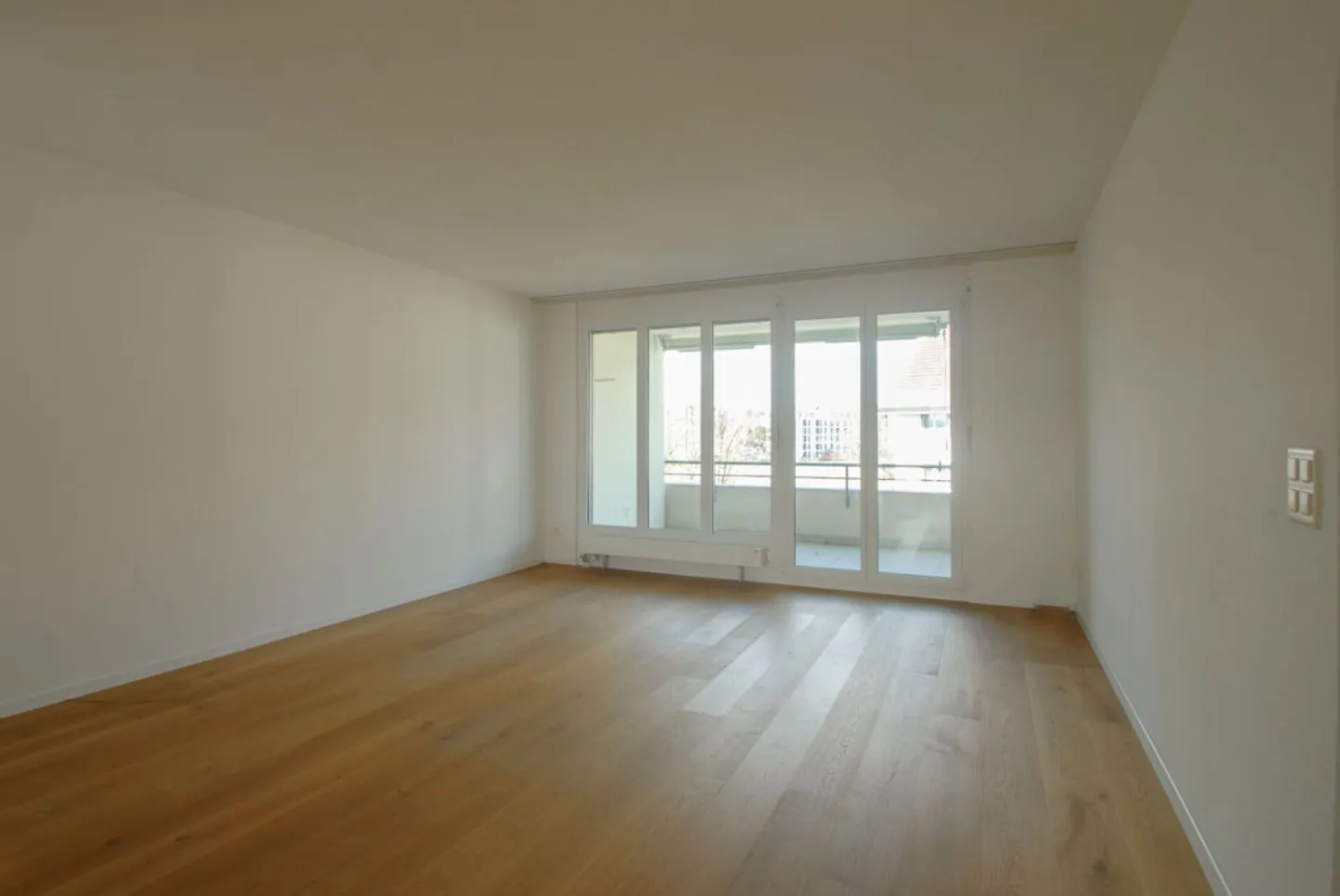 Bright apartment in a great location - Photo 5 of 17