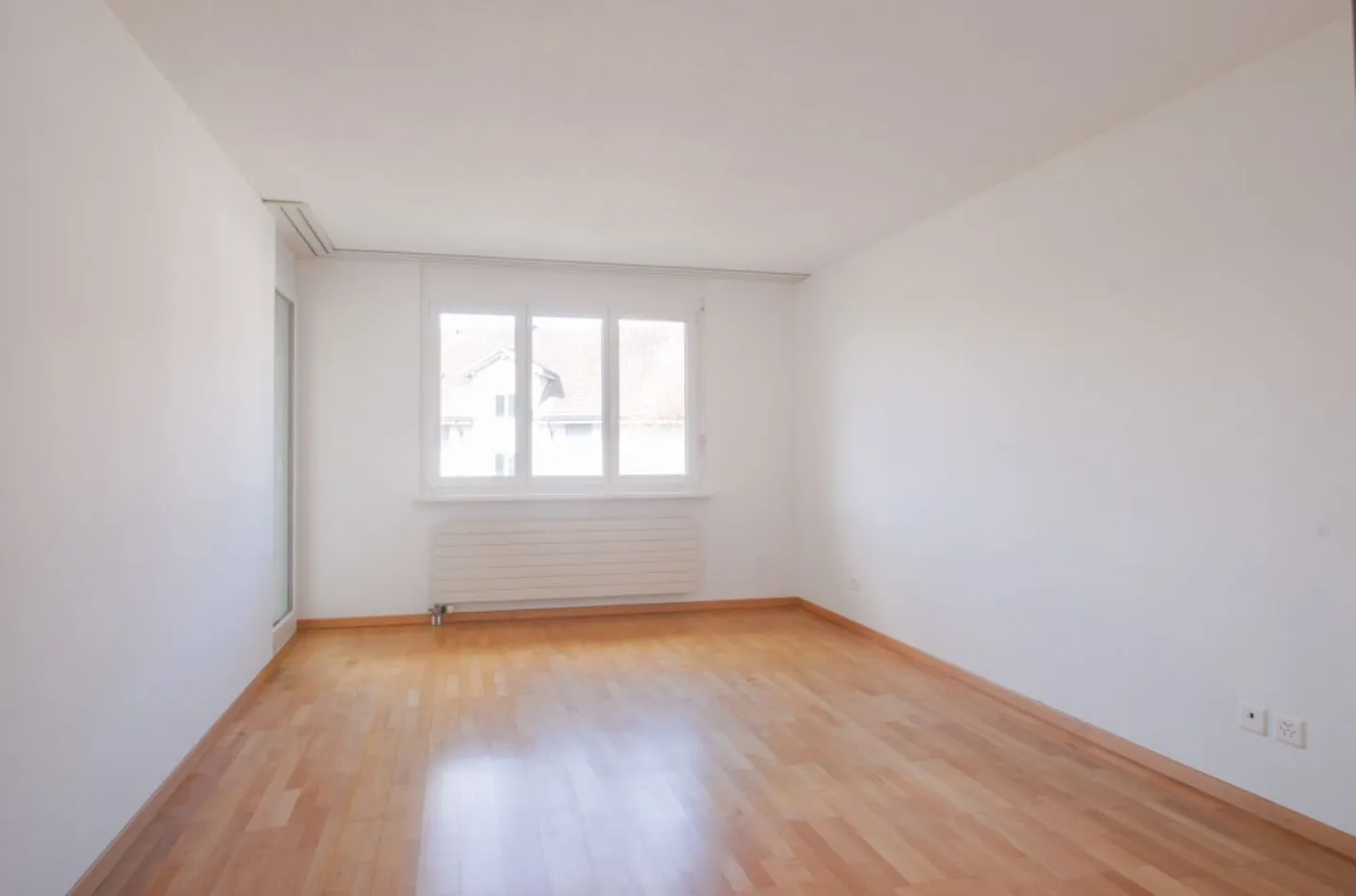 Bright apartment in a great location - Photo 10 of 17