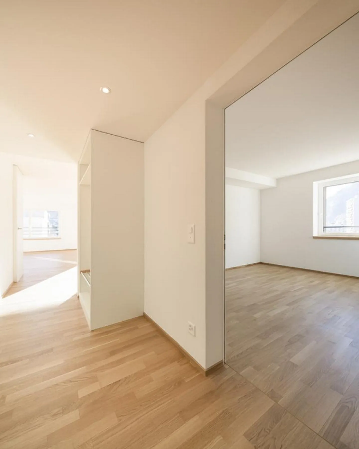 Modern 5.5-room apartment on the 1st floor - Photo 3 of 13