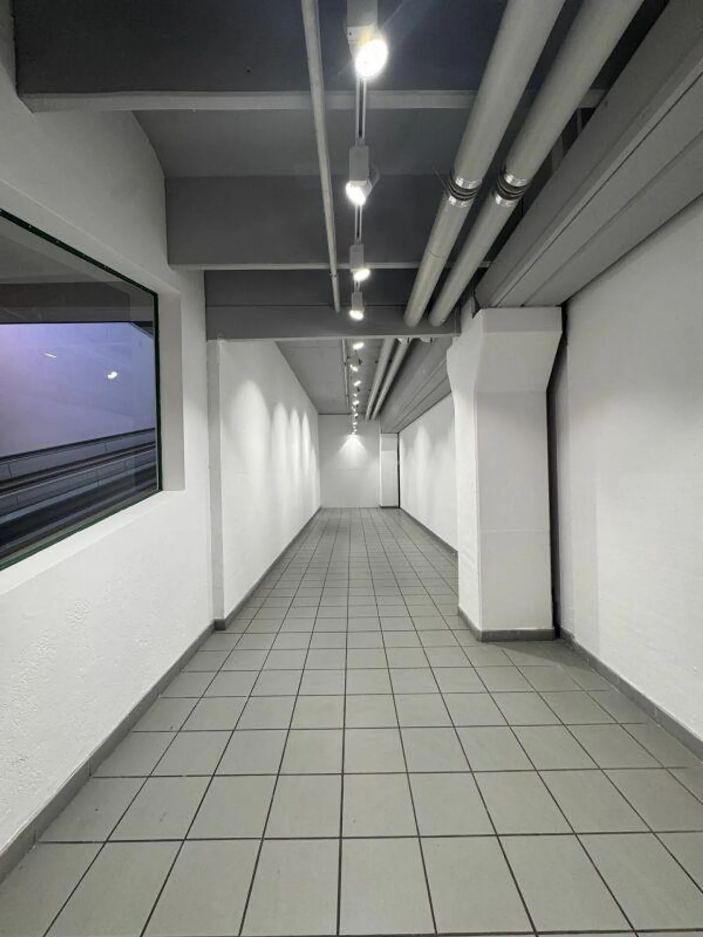 Spazio Commerciale a Grancia - Foto 2 di 11