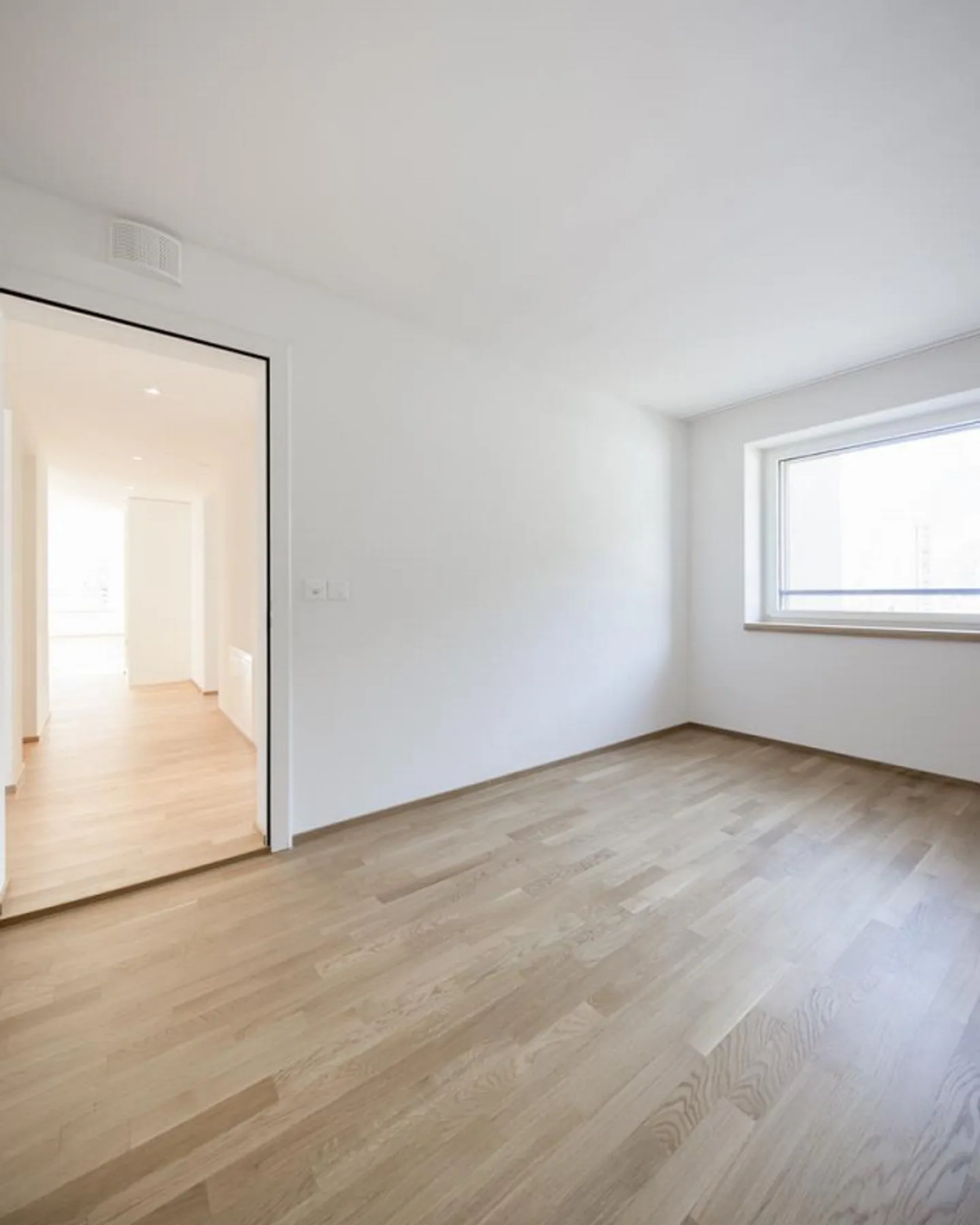 Modern 5.5-room apartment on the 1st floor - Photo 4 of 13