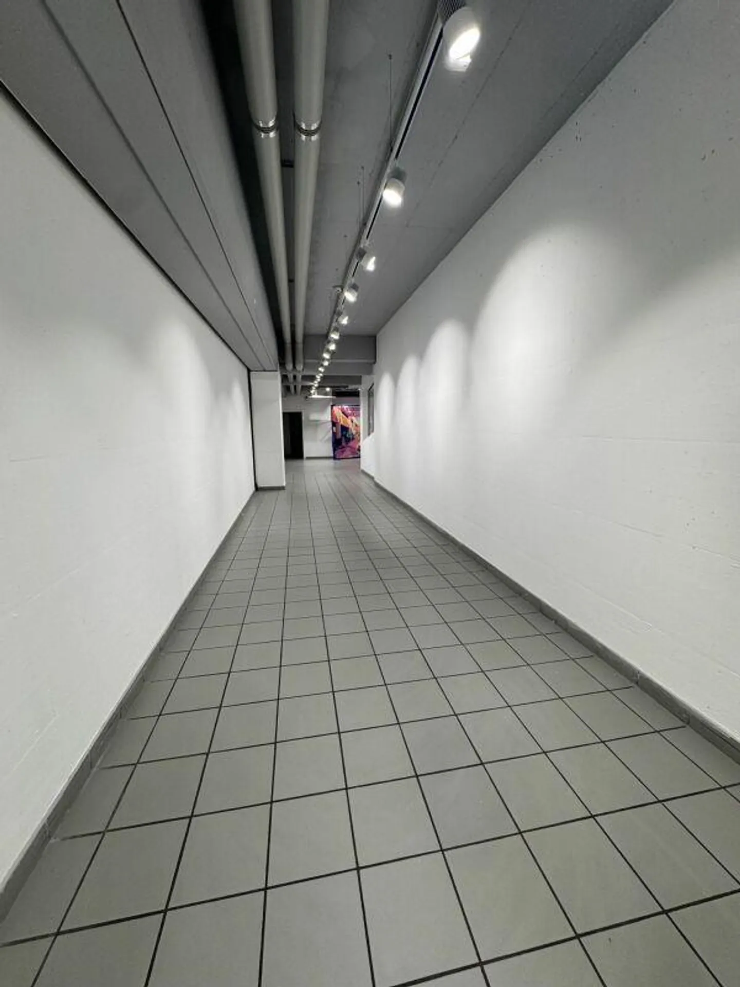 Spazio Commerciale a Grancia - Foto 5 di 11