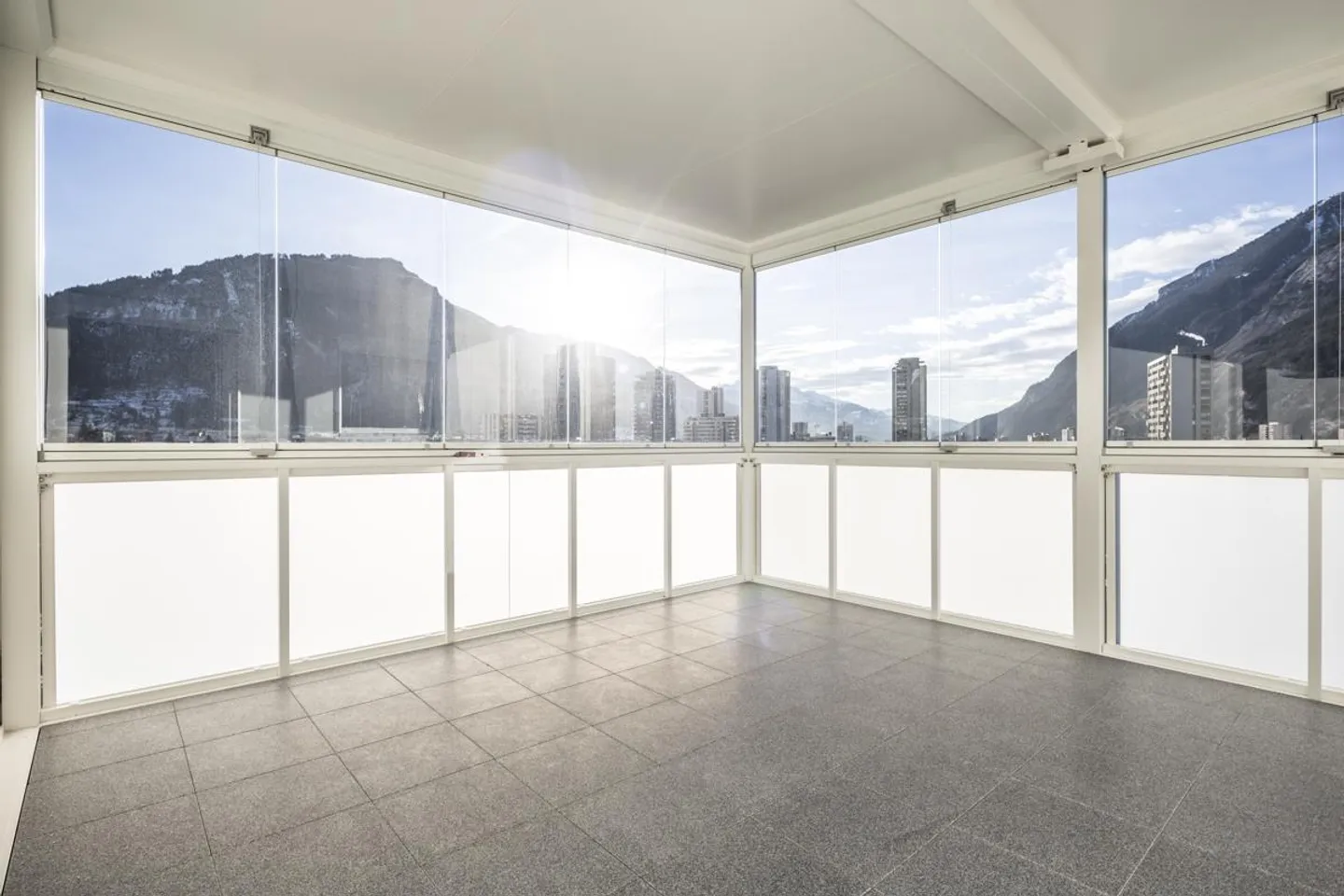 Modern 5.5-room apartment on the 1st floor - Photo 9 of 13