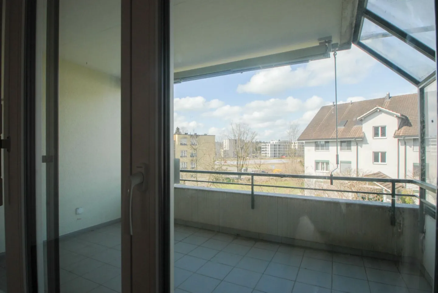 Bright apartment in a great location - Photo 14 of 17