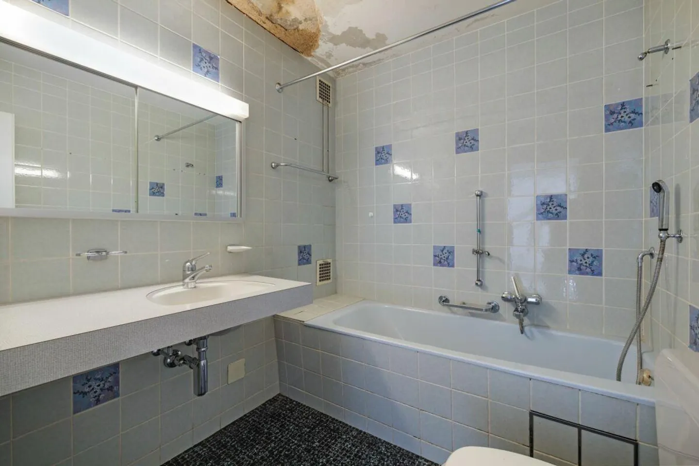 Appartamento 3.5 locali con balcone accogliente e box auto privato - Foto 8 di 12
