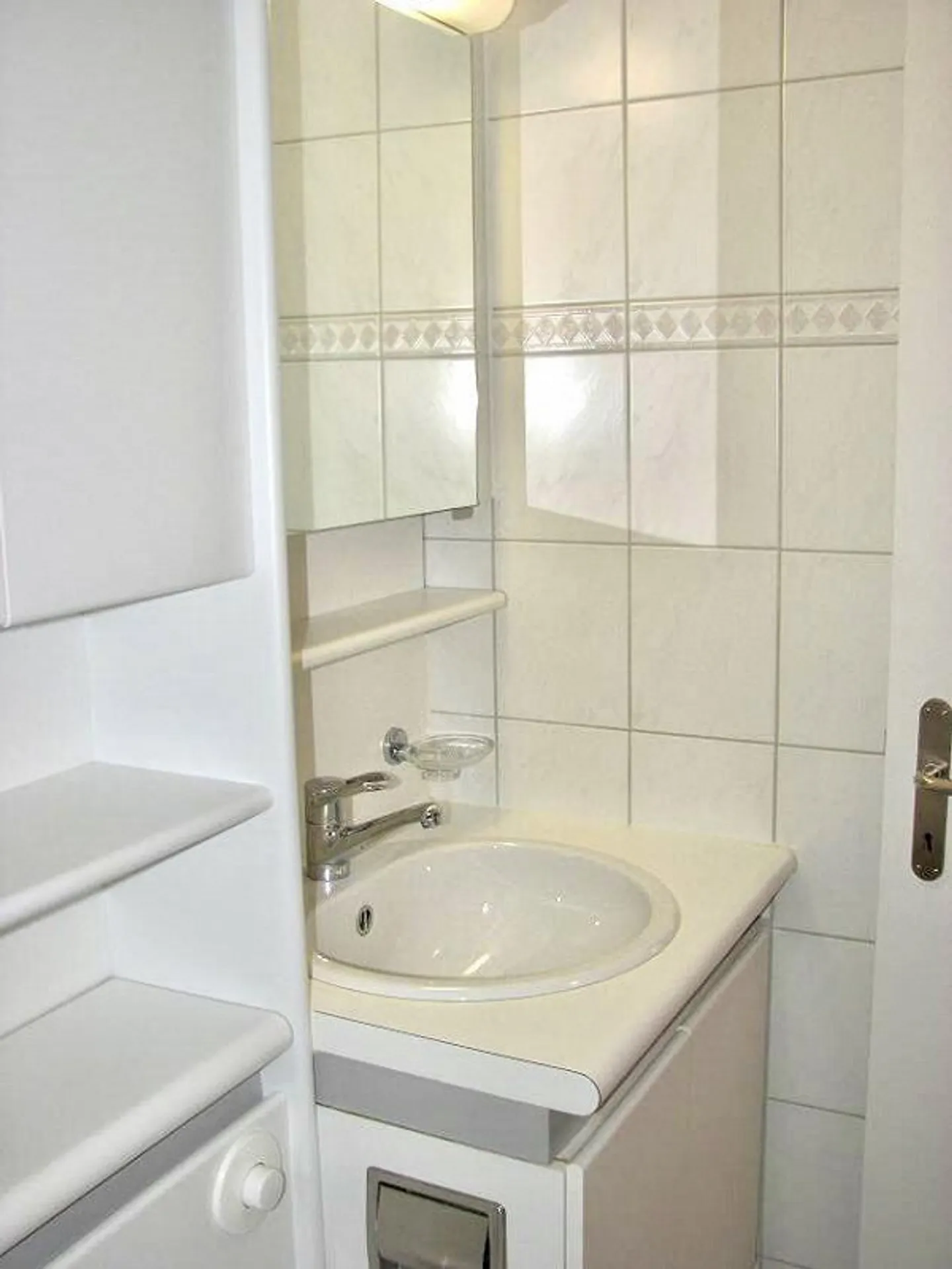 Bright 1.5-Room Apartment - Photo 3 of 8