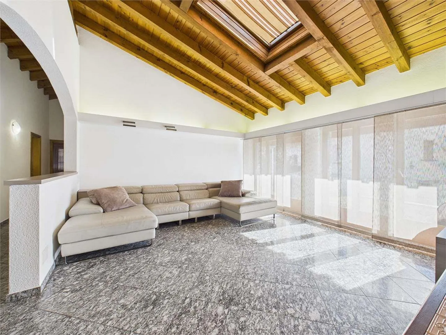 Charakteristische Villa mit dépendance in Lodrino - Foto 2 von 13