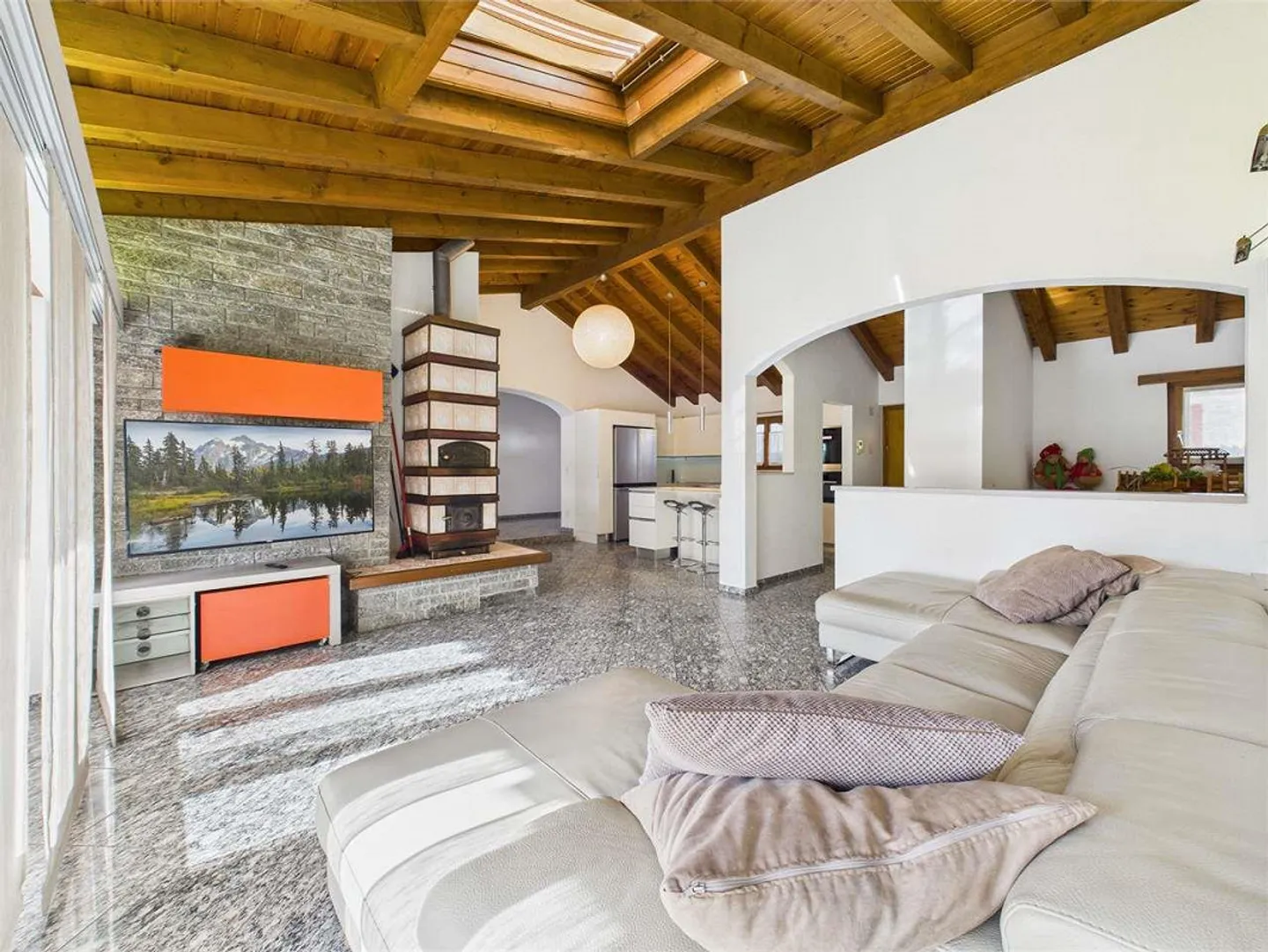 Charakteristische Villa mit dépendance in Lodrino - Foto 3 von 13