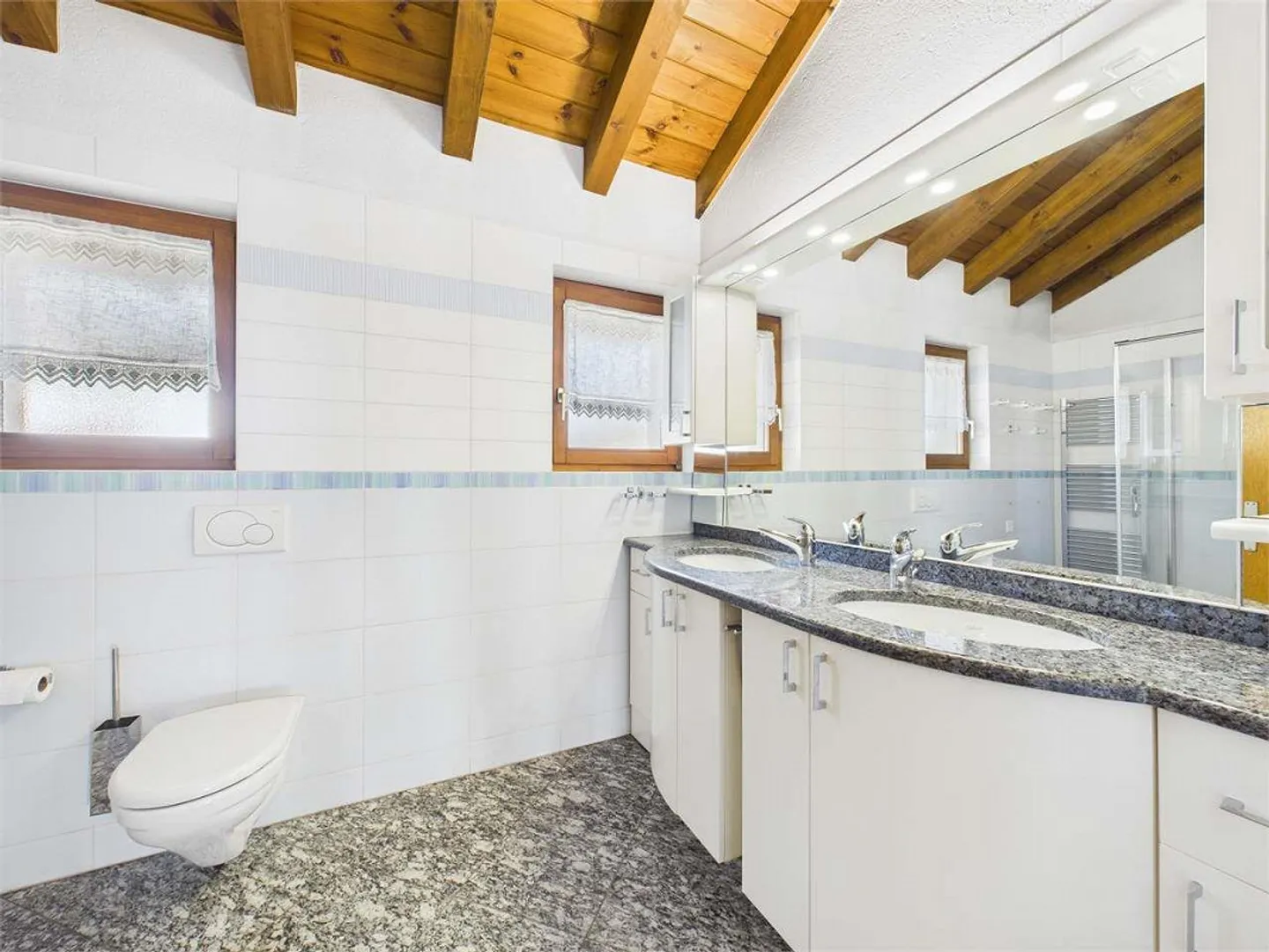 Charakteristische Villa mit dépendance in Lodrino - Foto 9 von 13