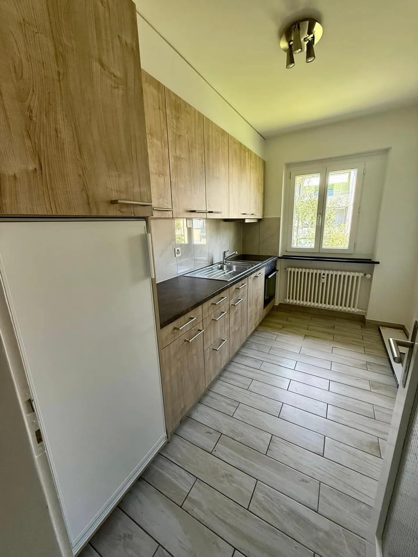 Modern 3-room apartment in Brügg - Photo 2 of 7