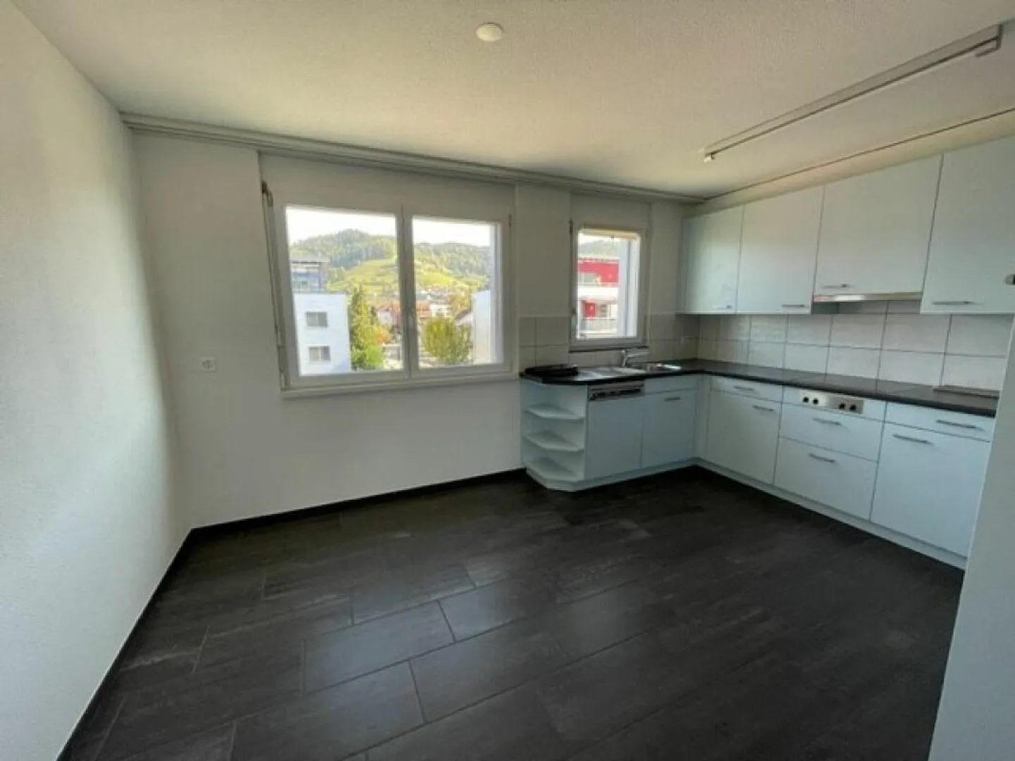 3.5-room apartment in a central location - Photo 2 of 8