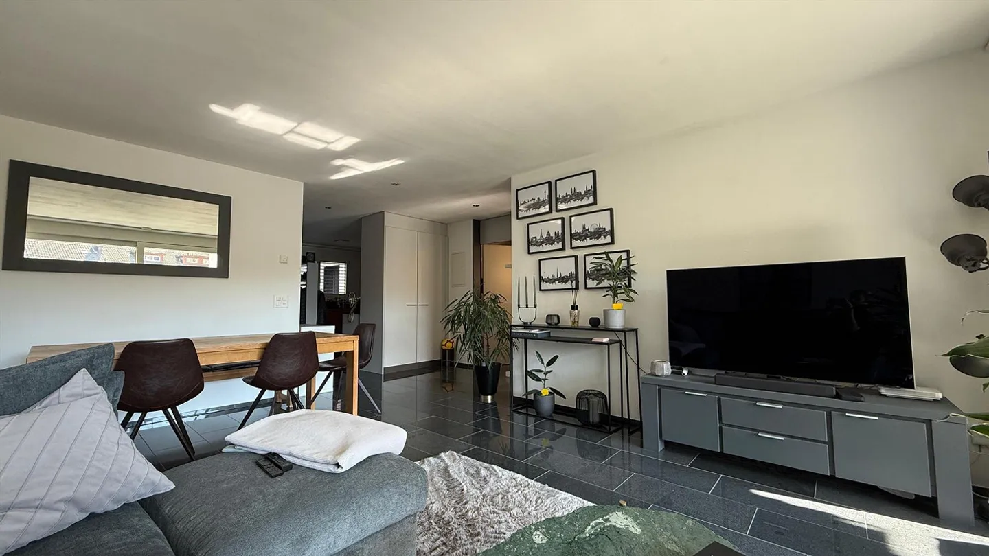 Bel appartement de 3 pièces, beau et bien entretenu - Photo 1 sur 14