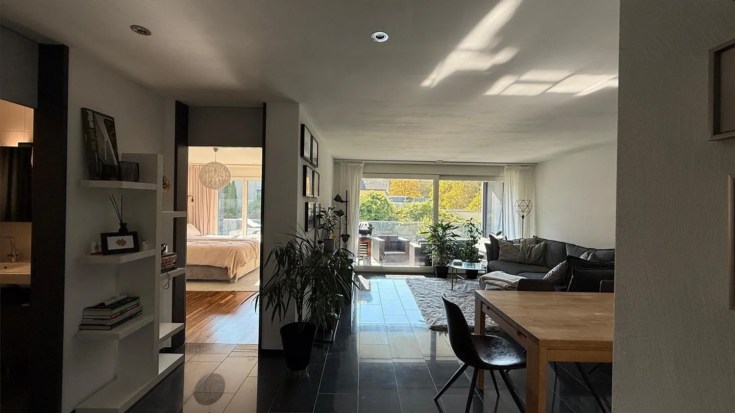 Bel appartement de 3 pièces, beau et bien entretenu - Photo 2 sur 14