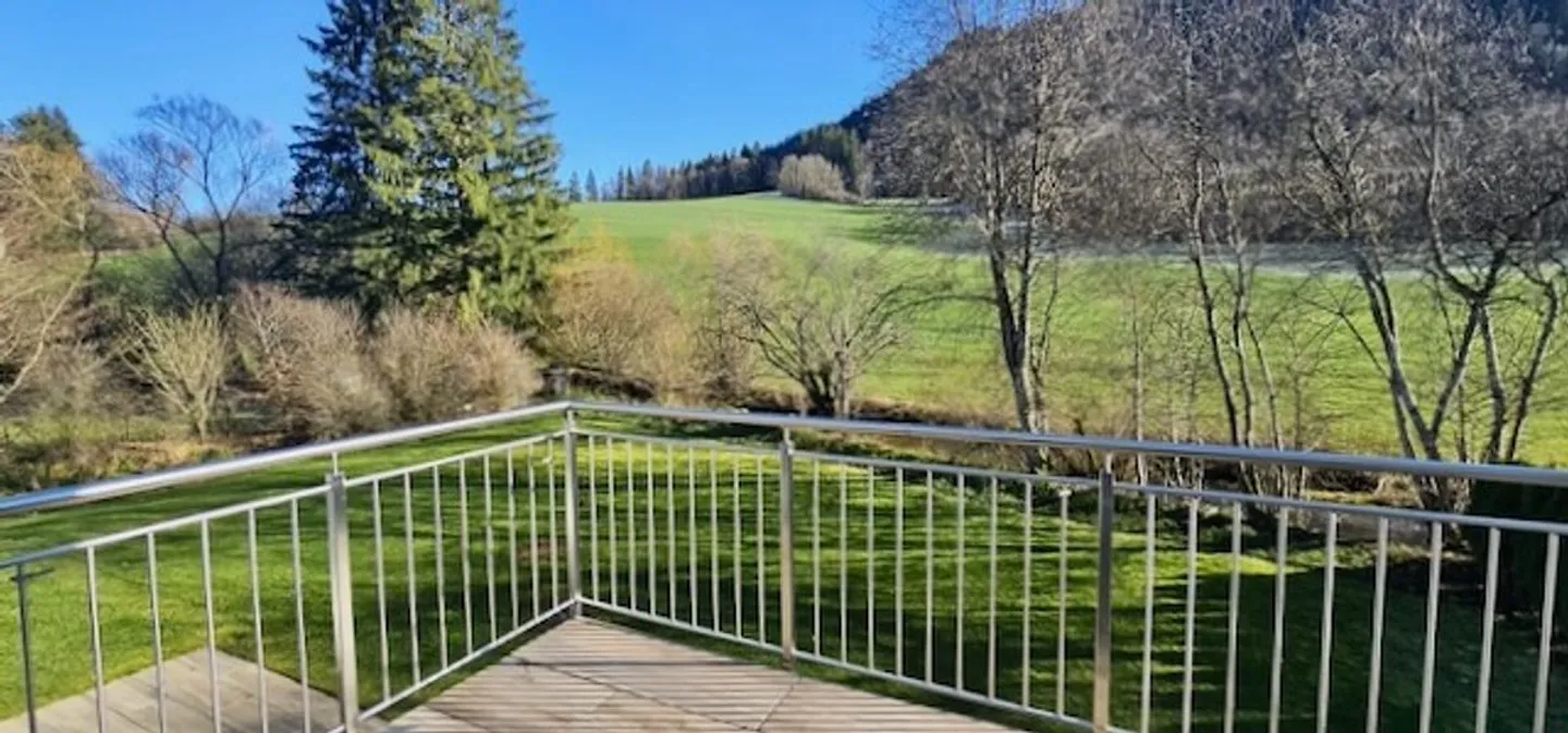 Villa adiacente situata in un piacevole quartiere ricercato di Fleurier - Foto 9 di 13